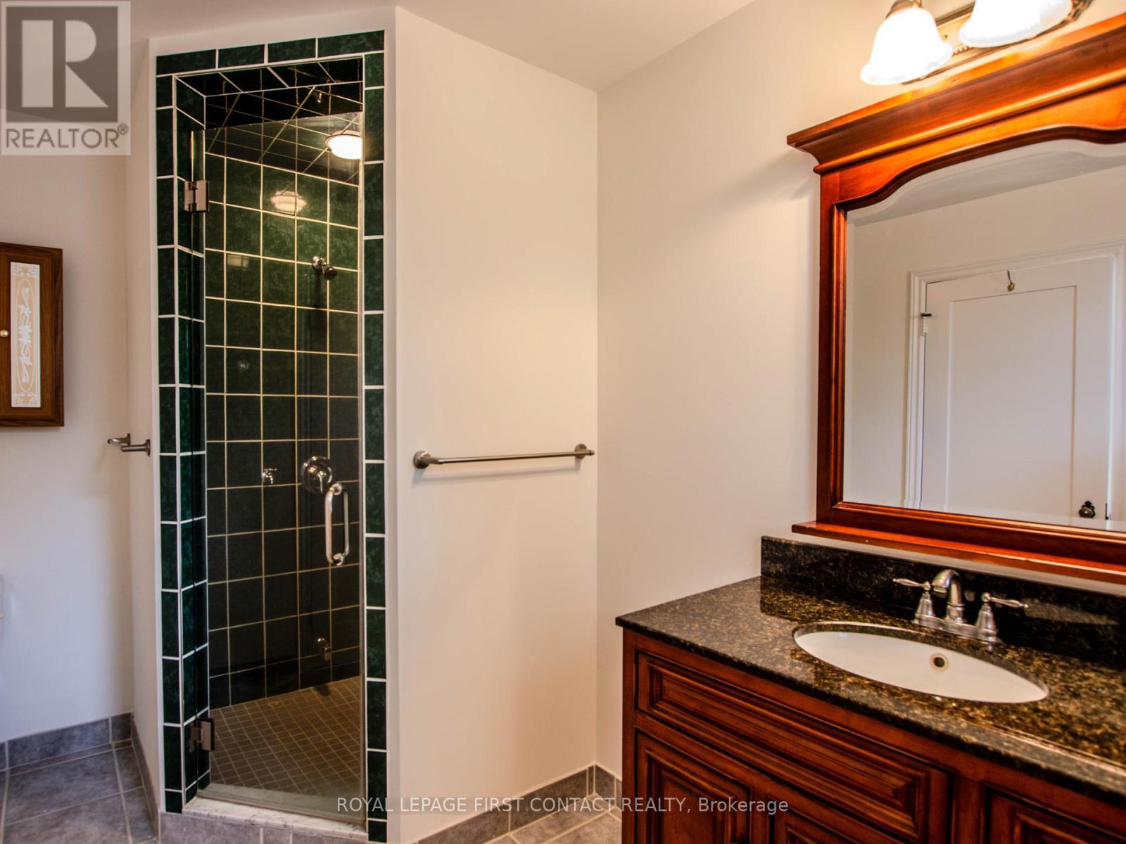 












25 HOLGATE STREET

,
Barrie,




Ontario
L4N2T6

