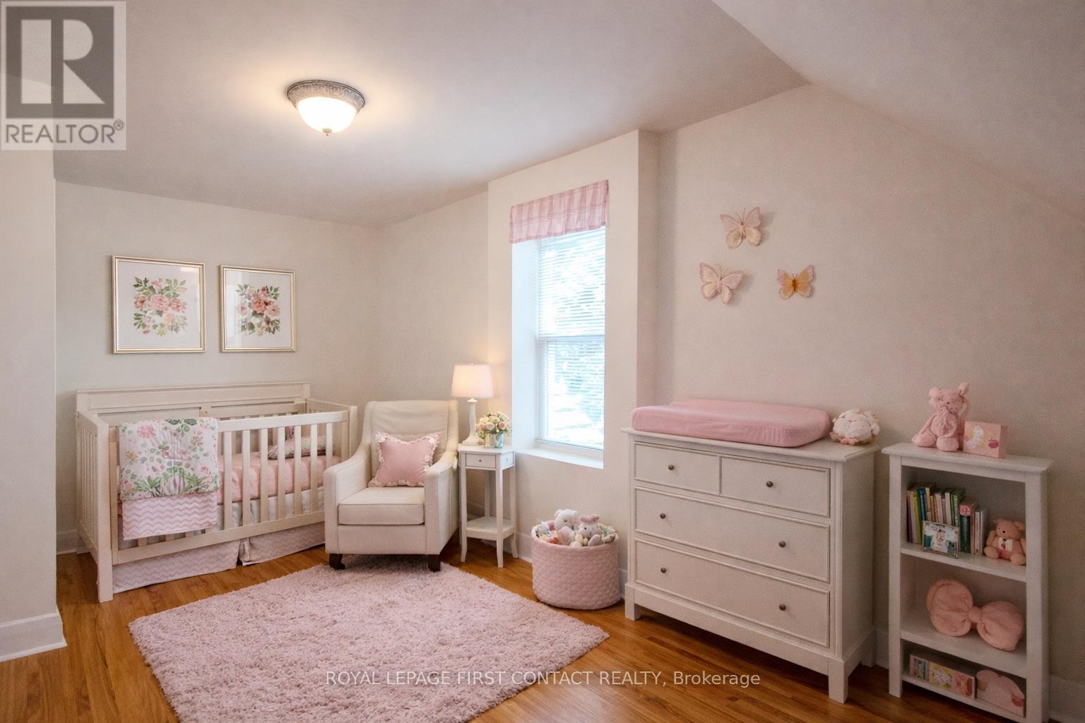 












25 HOLGATE STREET

,
Barrie,




Ontario
L4N2T6

