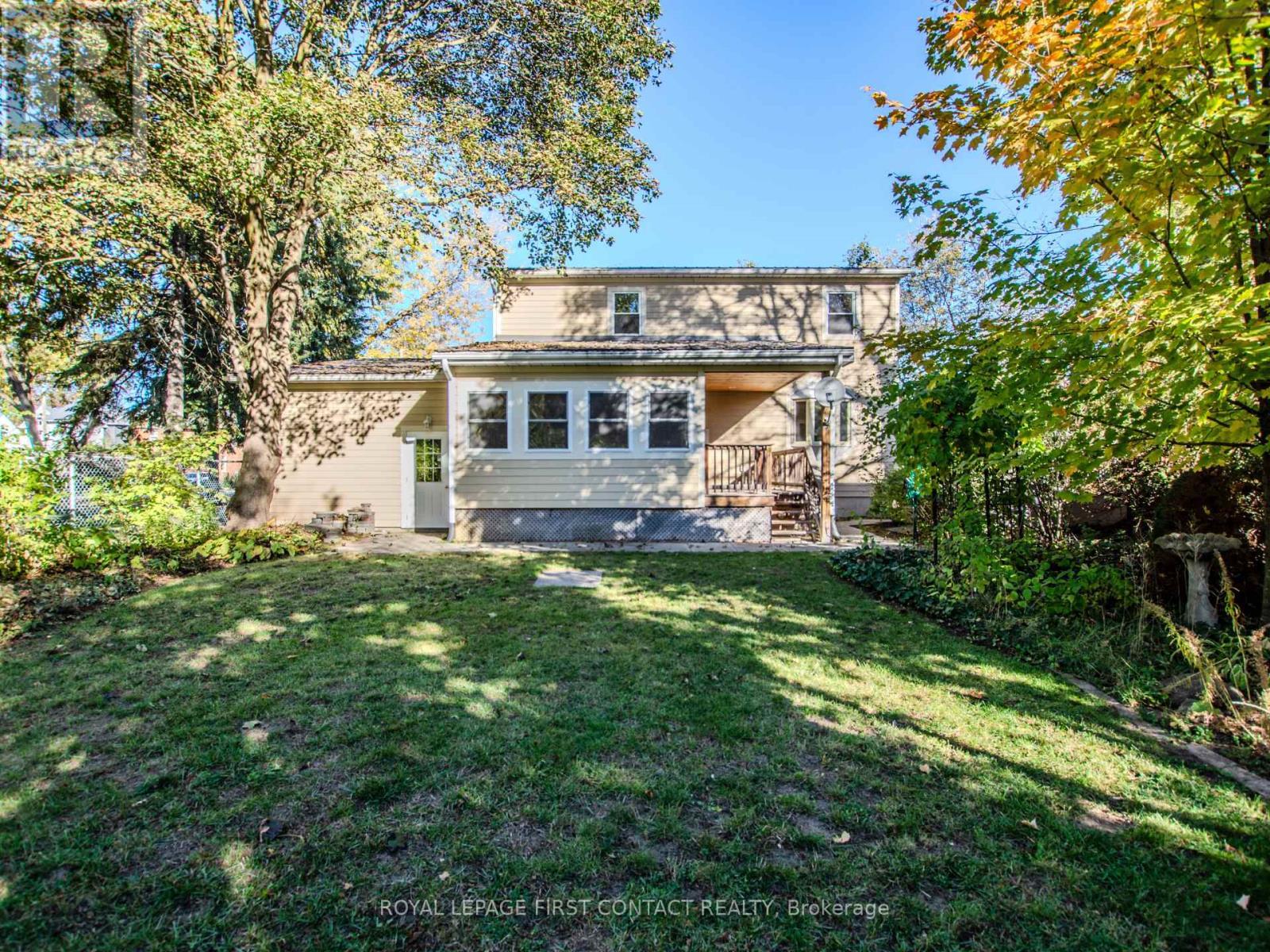 












25 HOLGATE STREET

,
Barrie,




Ontario
L4N2T6

