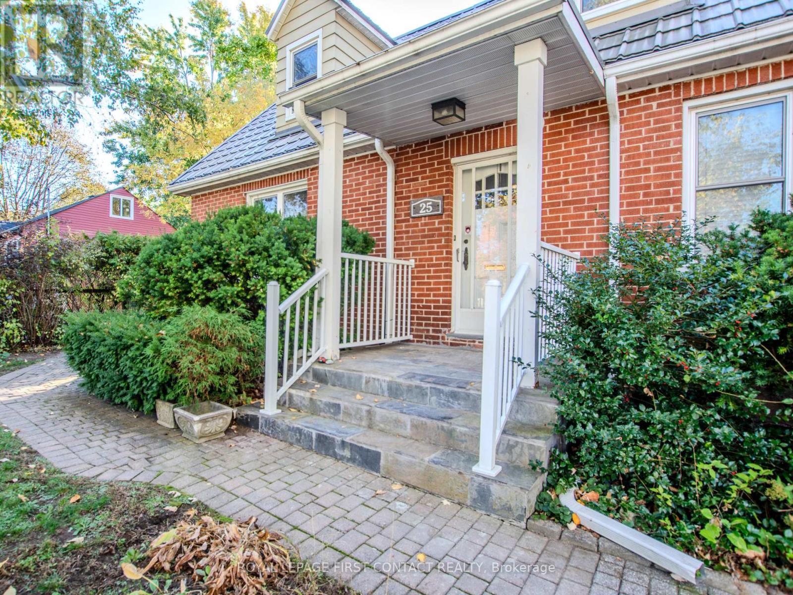 












25 HOLGATE STREET

,
Barrie,




Ontario
L4N2T6

