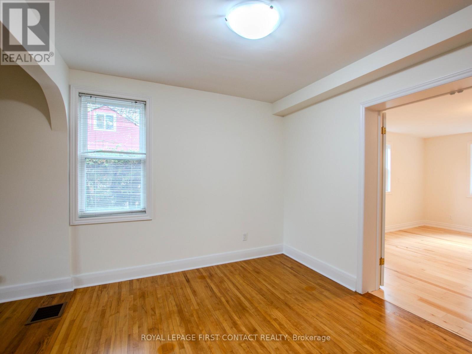 












25 HOLGATE STREET

,
Barrie,




Ontario
L4N2T6

