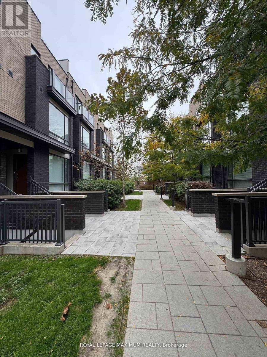 












92 - 30 FIELDWAY ROAD

,
Toronto,




Ontario
M8Z0E3

