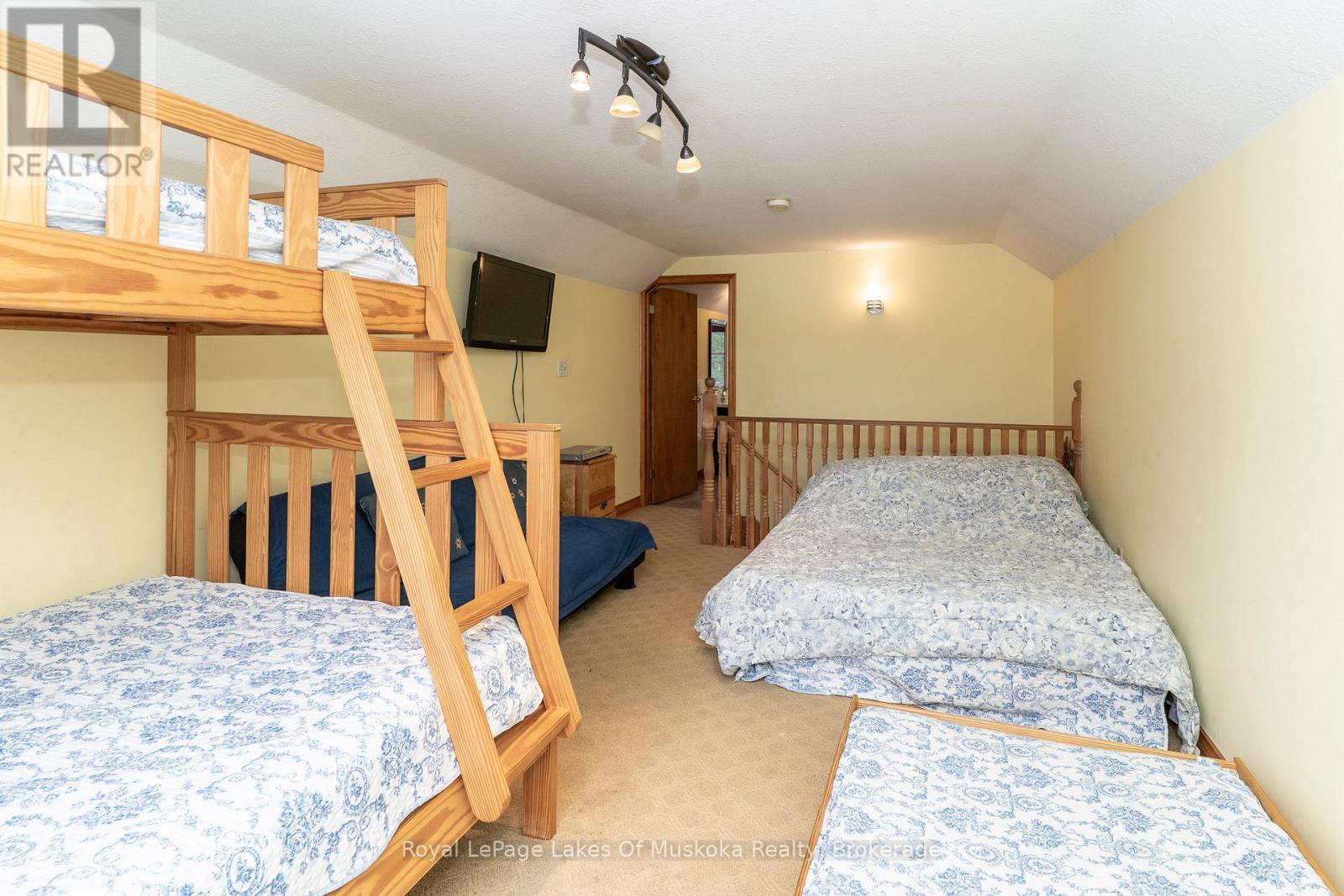 












1012 GOODLIFE LANE

,
Algonquin Highlands (Sherborne),




Ontario
P0A0A8


