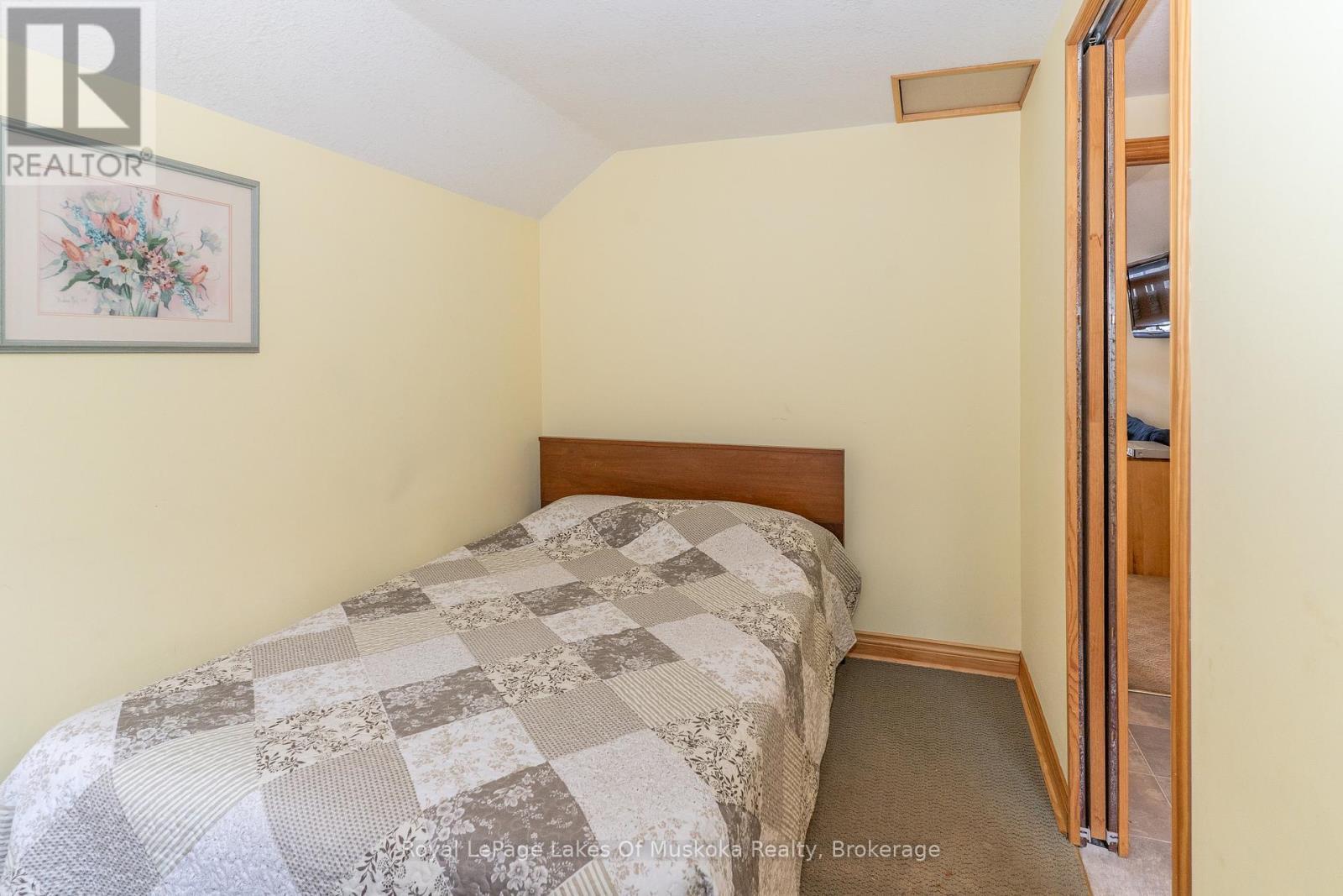 












1012 GOODLIFE LANE

,
Algonquin Highlands (Sherborne),




Ontario
P0A0A8

