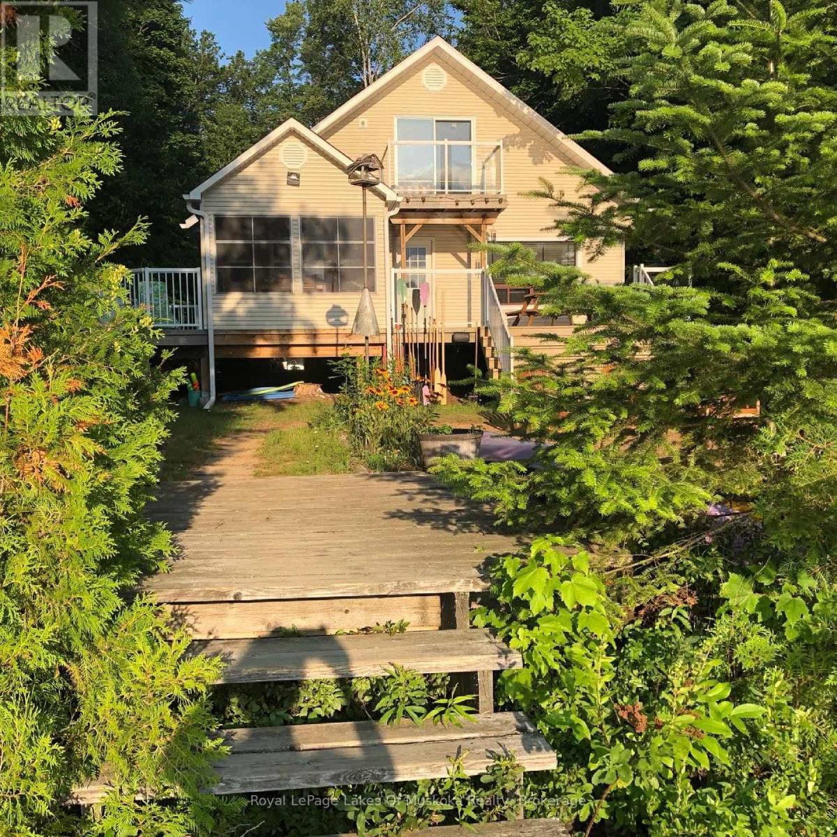 












1012 GOODLIFE LANE

,
Algonquin Highlands (Sherborne),




Ontario
P0A0A8

