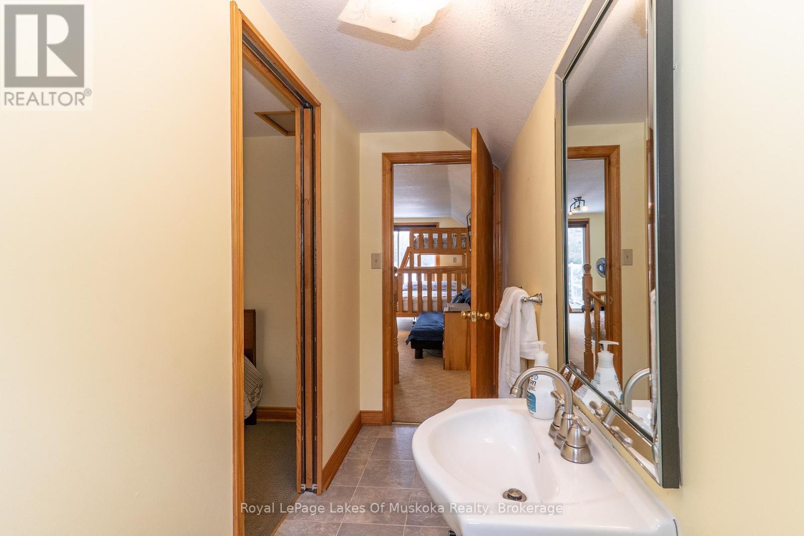 












1012 GOODLIFE LANE

,
Algonquin Highlands (Sherborne),




Ontario
P0A0A8

