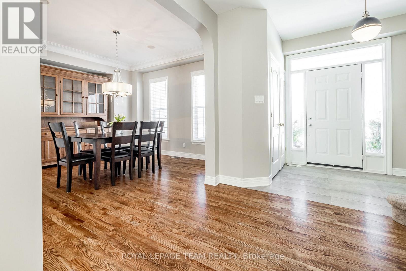 












10 BEECHGROVE GARDENS

,
Ottawa,




Ontario
K2S1W5

