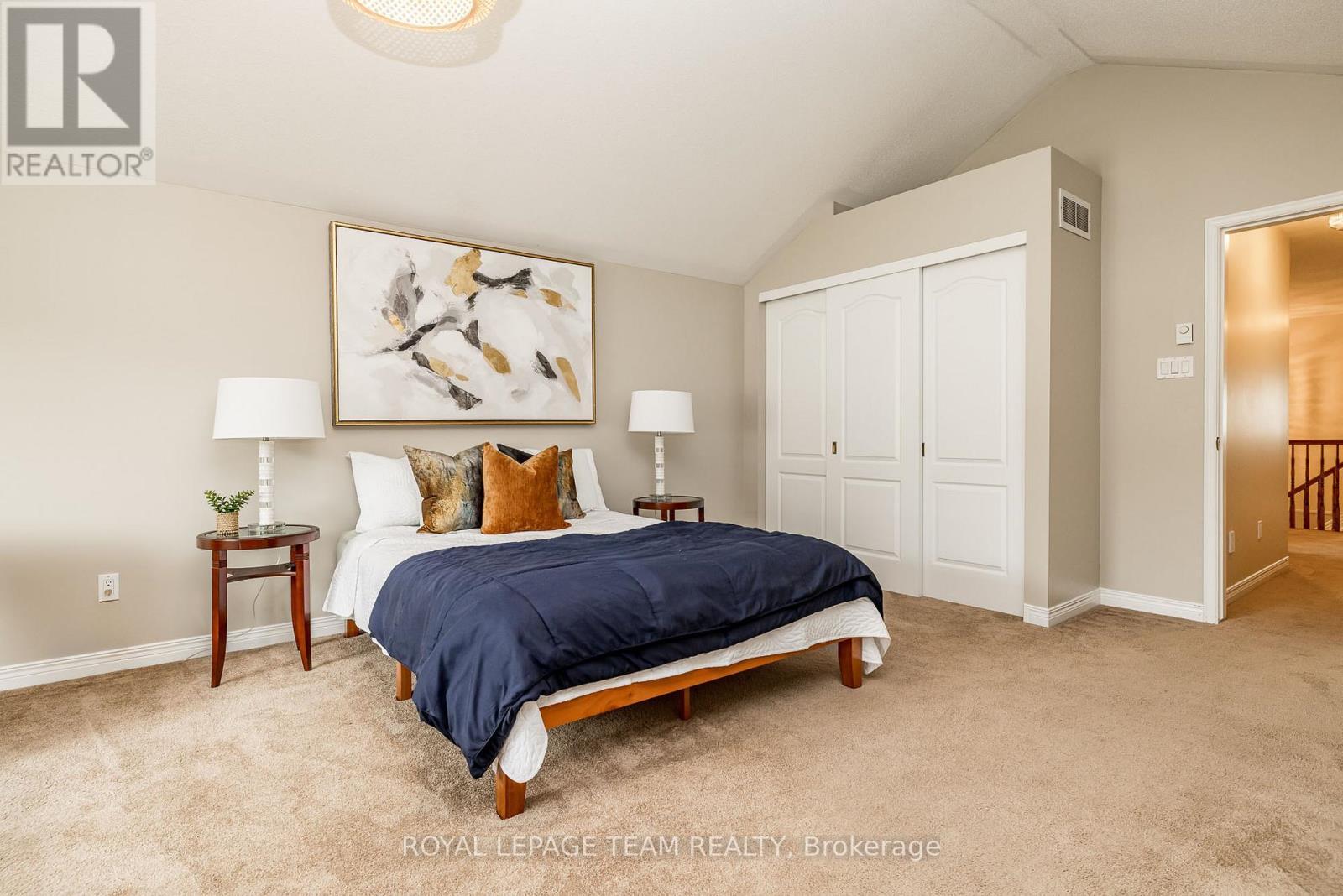 












10 BEECHGROVE GARDENS

,
Ottawa,




Ontario
K2S1W5

