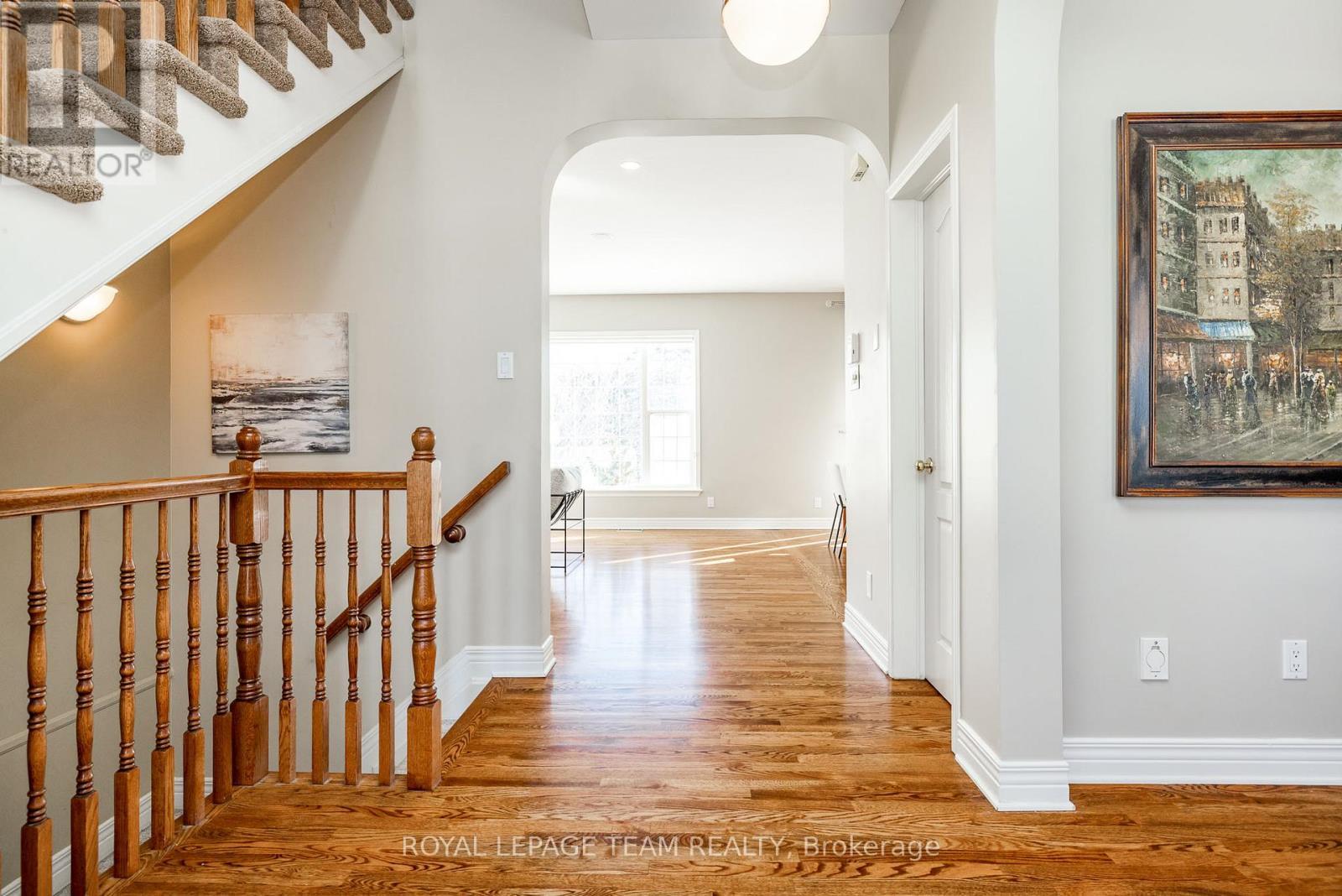 












10 BEECHGROVE GARDENS

,
Ottawa,




Ontario
K2S1W5

