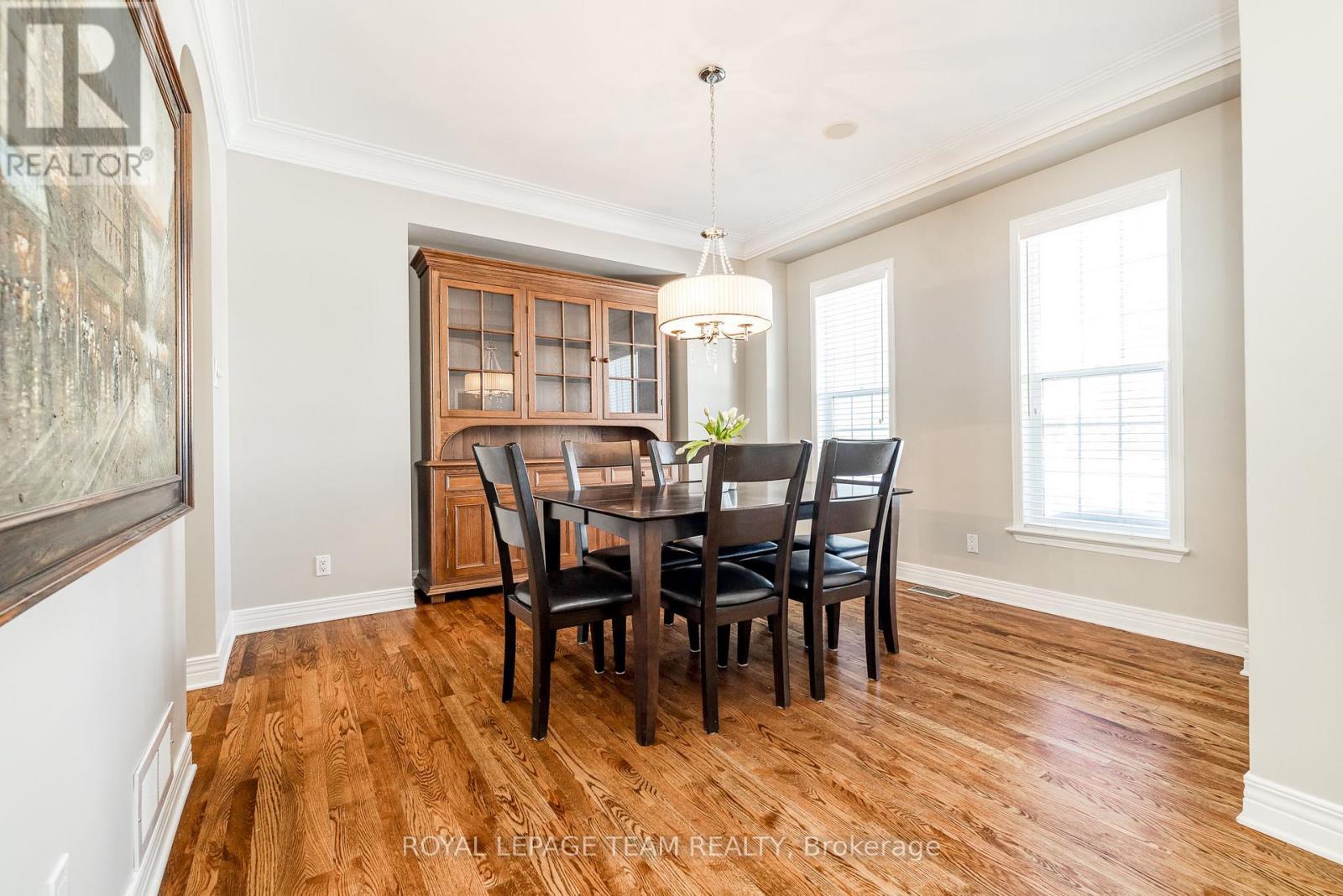 












10 BEECHGROVE GARDENS

,
Ottawa,




Ontario
K2S1W5

