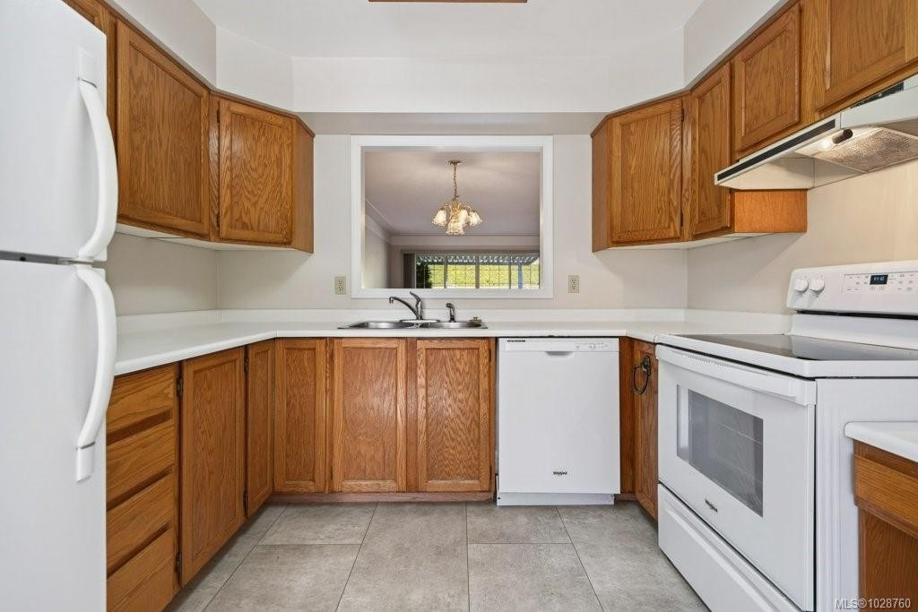 









50


Anderton

Ave, 5,
Courtenay,




BC
V9N 2G4

