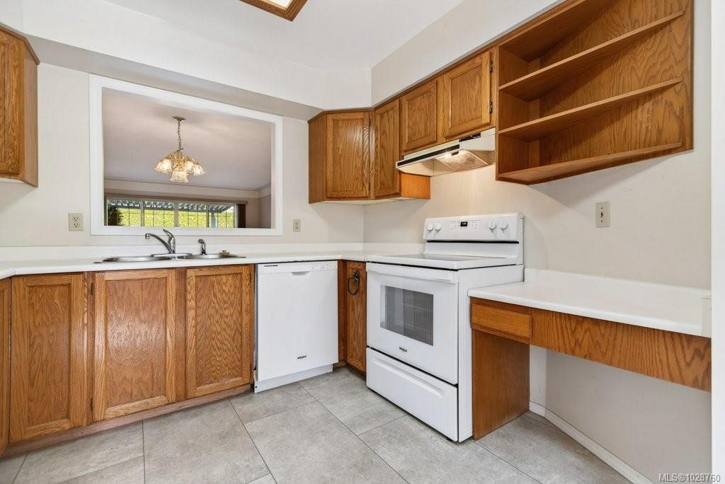 









50


Anderton

Ave, 5,
Courtenay,




BC
V9N 2G4

