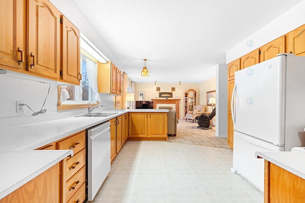 









231


Av. des Explorateurs

,
Gatineau (Aylmer),




QC
J9J1M2

