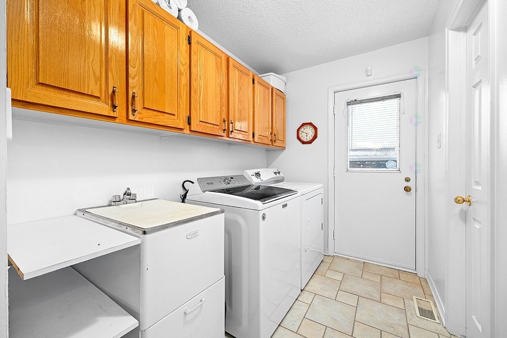 









231


Av. des Explorateurs

,
Gatineau (Aylmer),




QC
J9J1M2

