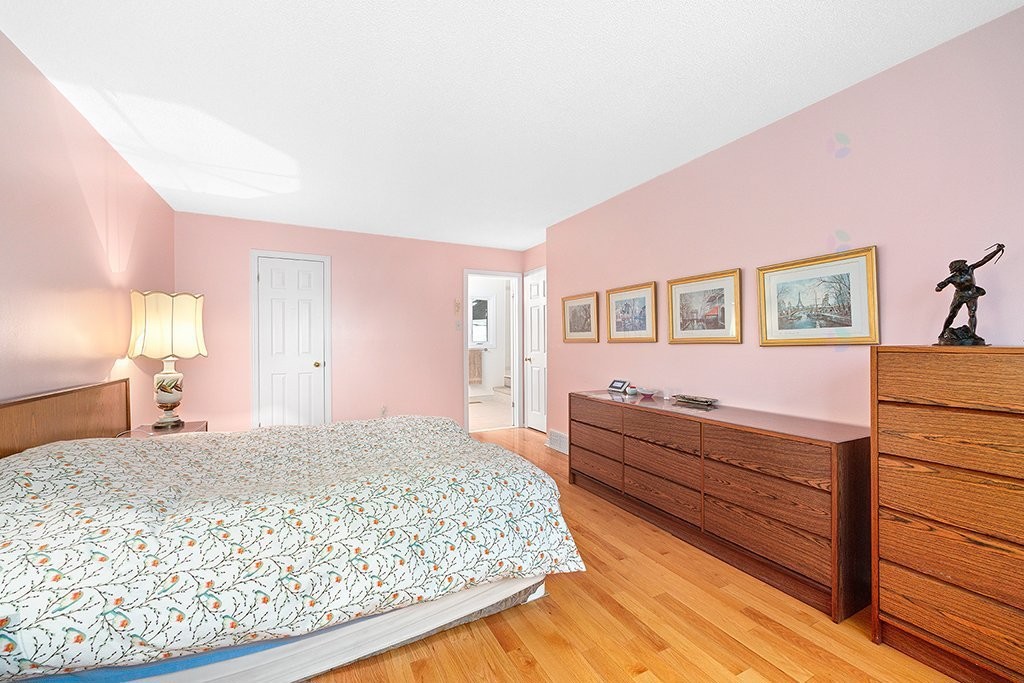 









231


Av. des Explorateurs

,
Gatineau (Aylmer),




QC
J9J1M2

