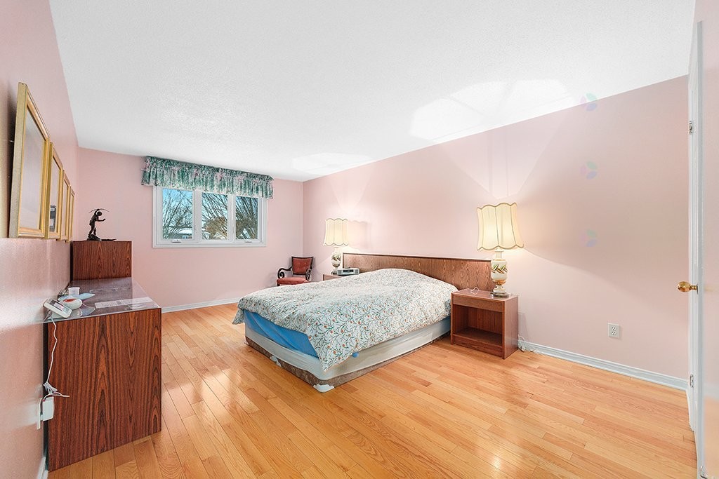 









231


Av. des Explorateurs

,
Gatineau (Aylmer),




QC
J9J1M2

