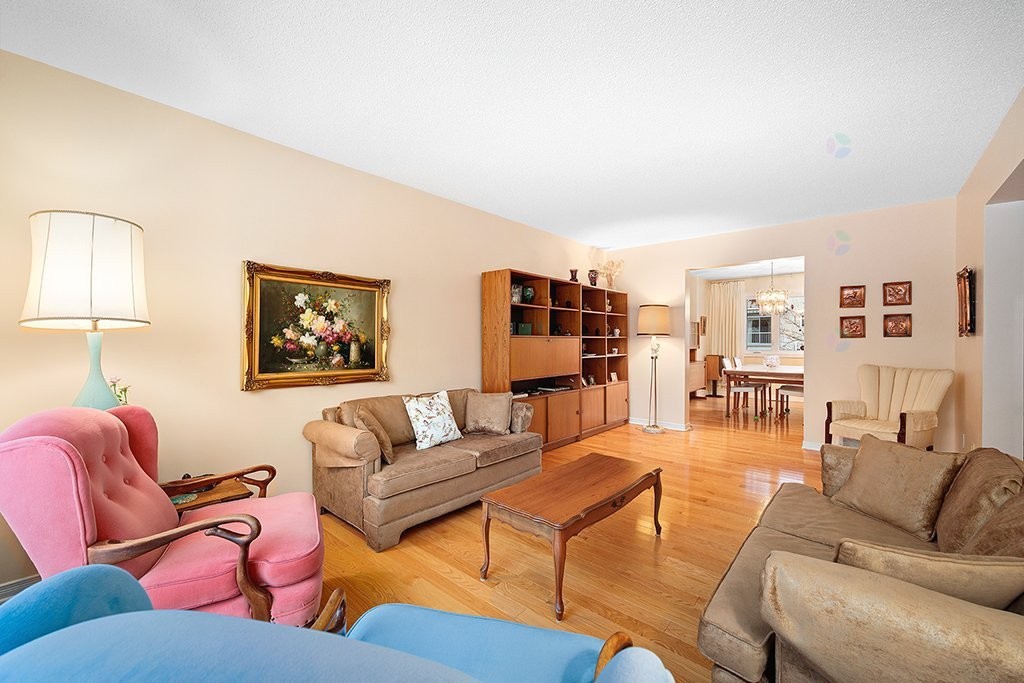 









231


Av. des Explorateurs

,
Gatineau (Aylmer),




QC
J9J1M2

