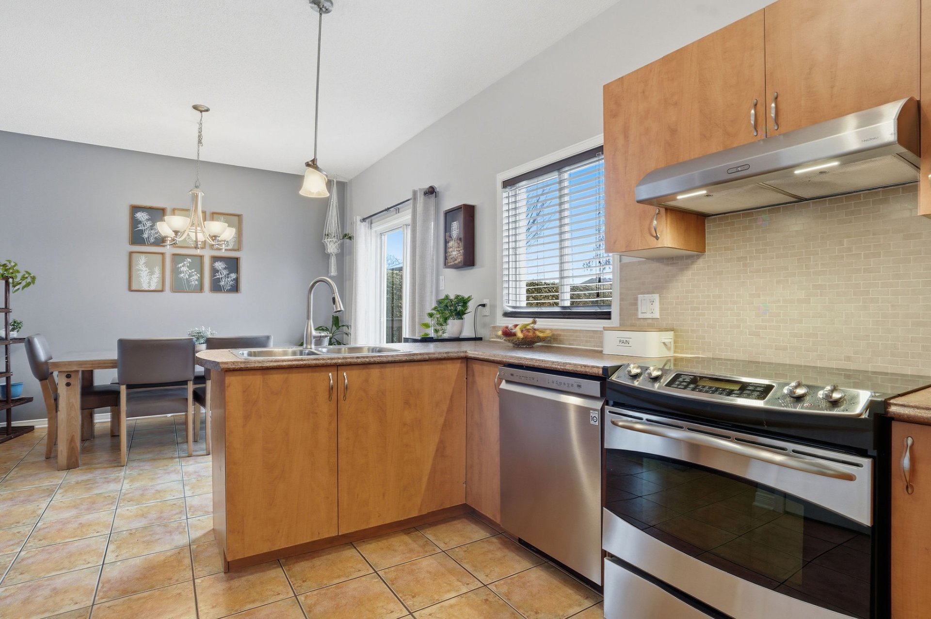 









40


Rue Claude-Monet

,
Gatineau (Gatineau),




QC
J8P8C3

