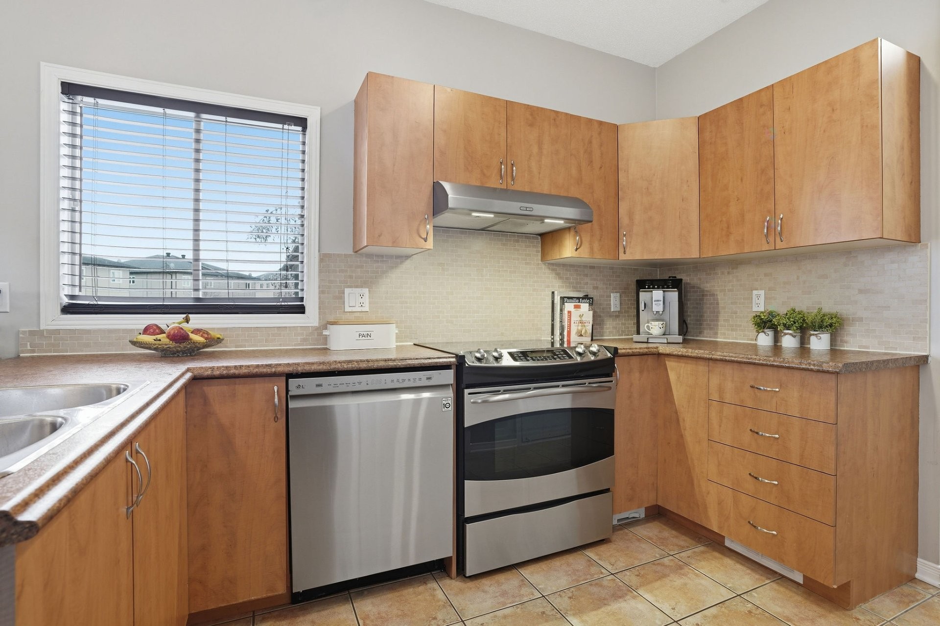 









40


Rue Claude-Monet

,
Gatineau (Gatineau),




QC
J8P8C3

