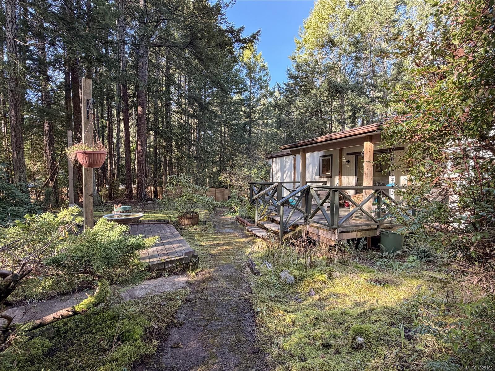 









365


King

Rd,
Gabriola Island,




BC
V0R 1X1

