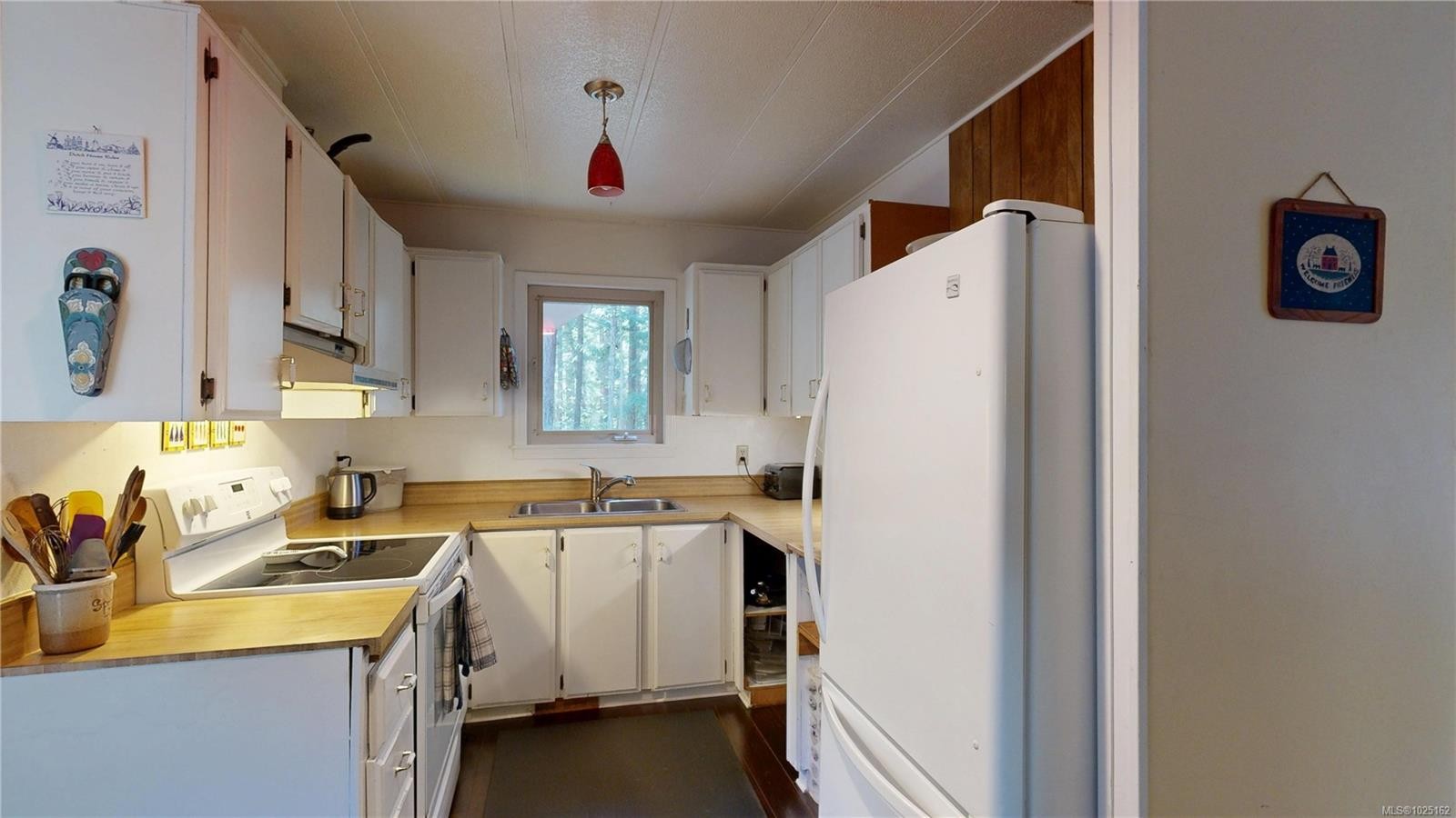 









365


King

Rd,
Gabriola Island,




BC
V0R 1X1

