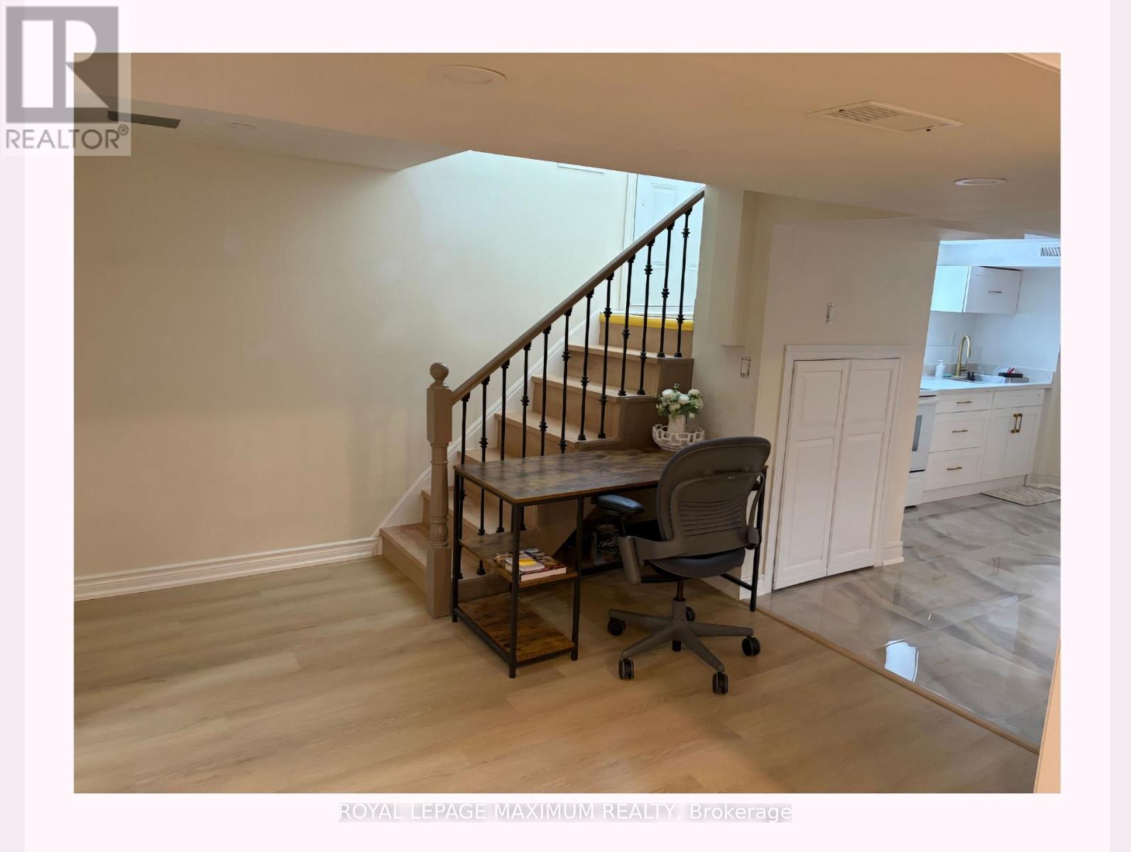 












BASEMENT - 121 BOLTON AVENUE

,
Newmarket,




Ontario
L3Y2X3


