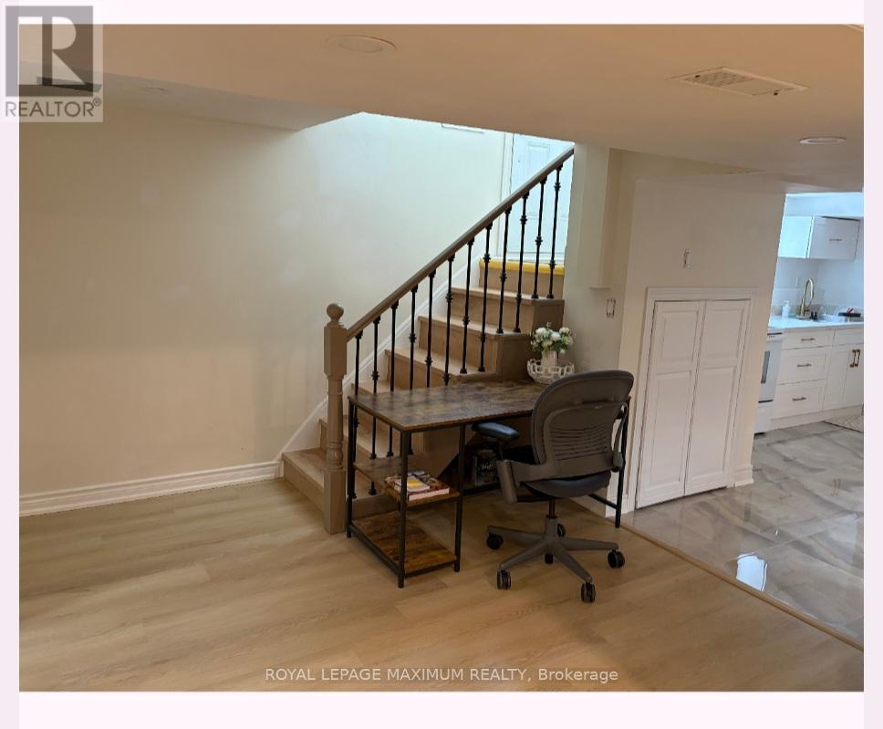 












BASEMENT - 121 BOLTON AVENUE

,
Newmarket,




Ontario
L3Y2X3

