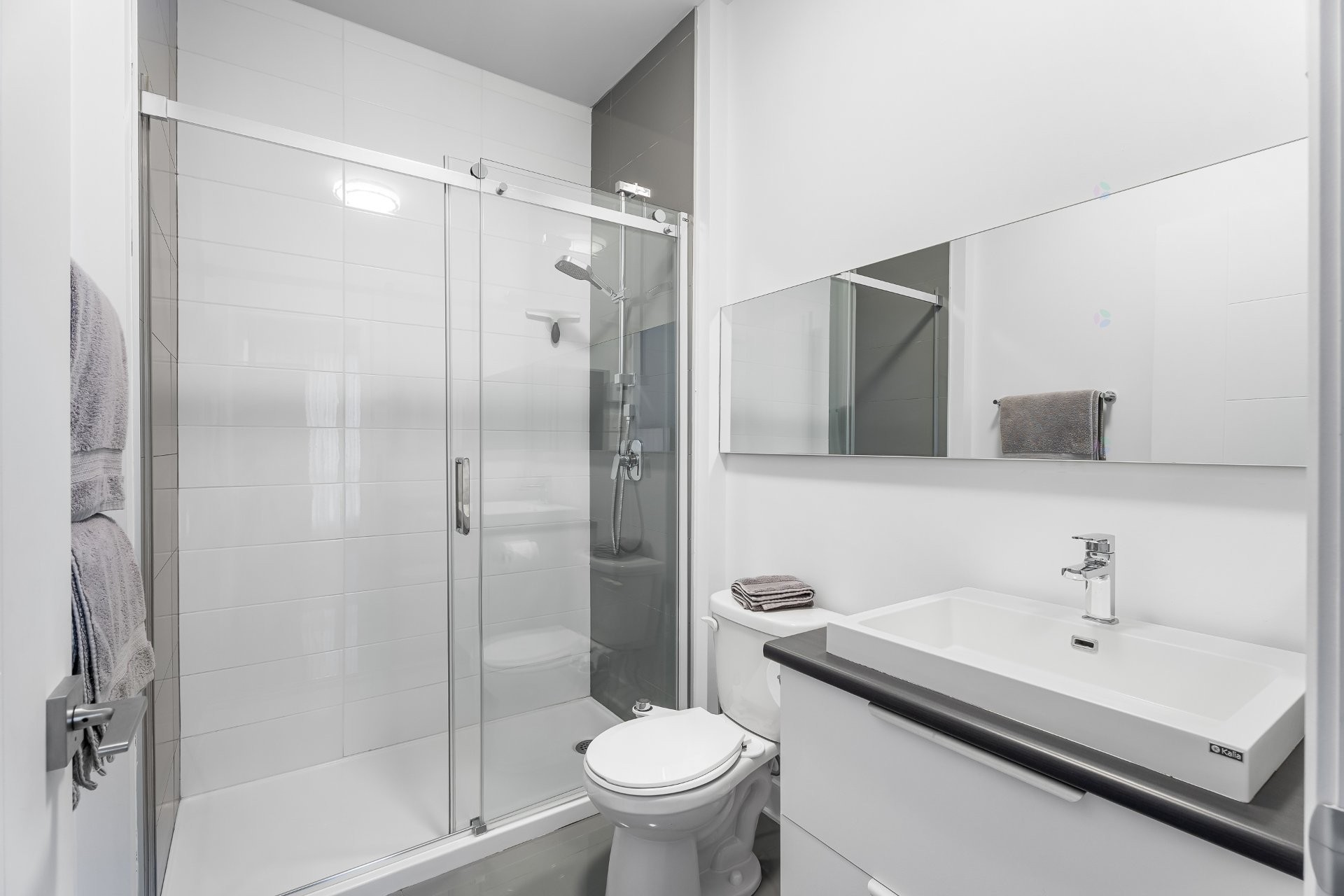 









120


Av. de la Belle-Dame

, 203,
La Prairie,




QC
J5R0T4

