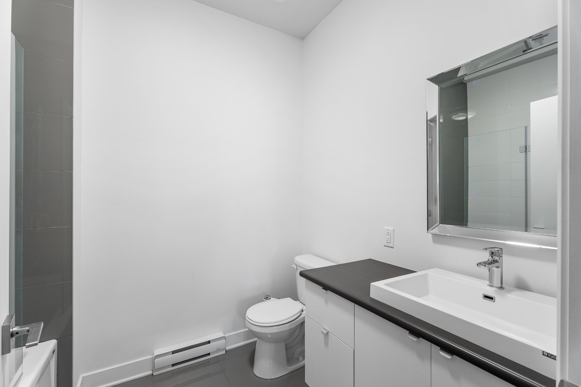 









120


Av. de la Belle-Dame

, 203,
La Prairie,




QC
J5R0T4

