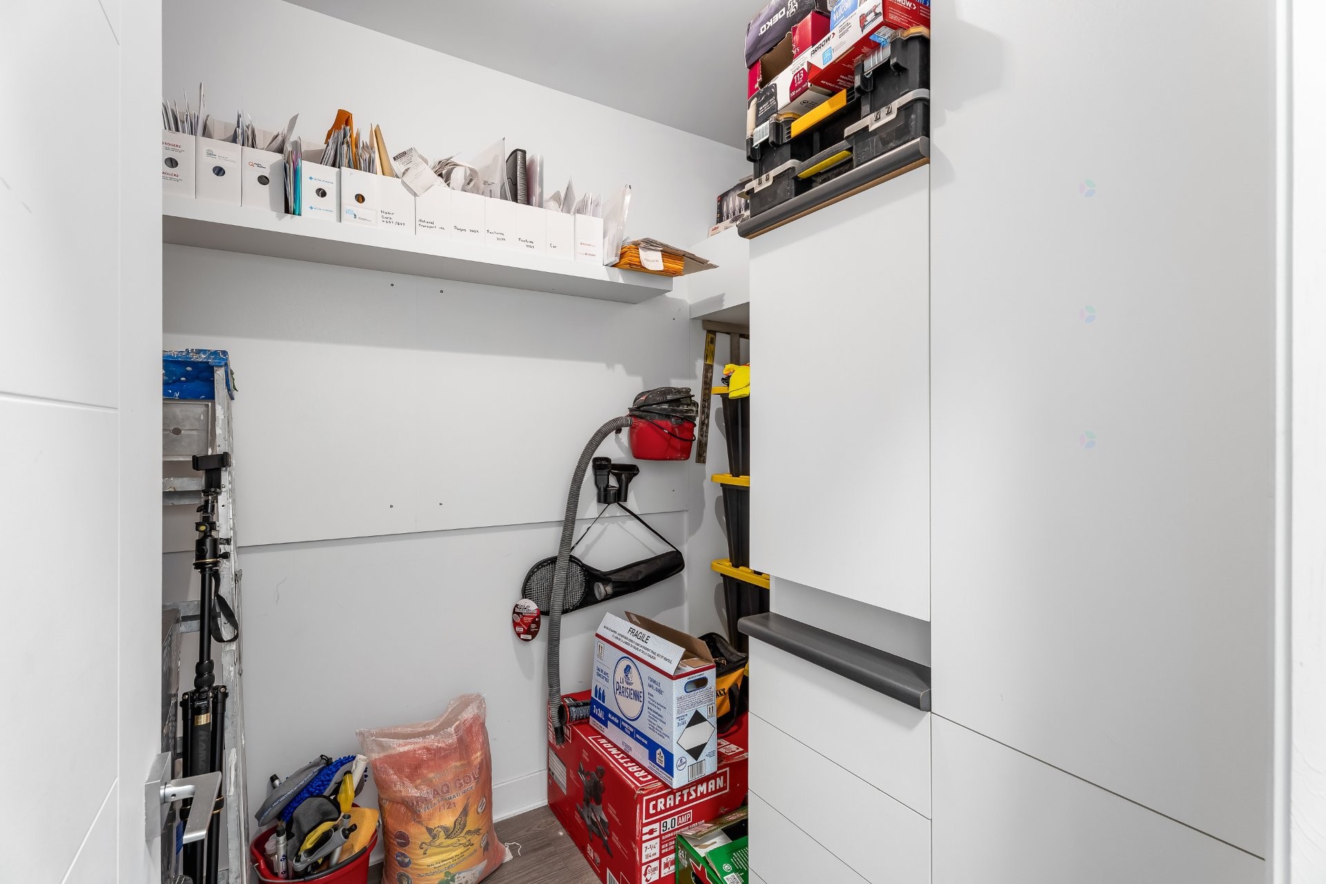 









120


Av. de la Belle-Dame

, 203,
La Prairie,




QC
J5R0T4

