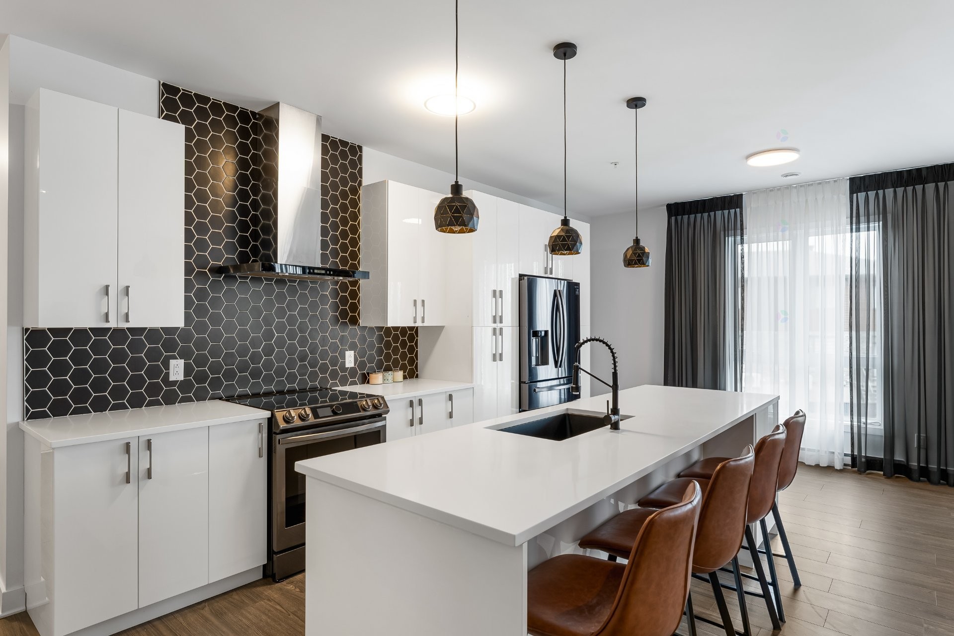 









120


Av. de la Belle-Dame

, 203,
La Prairie,




QC
J5R0T4

