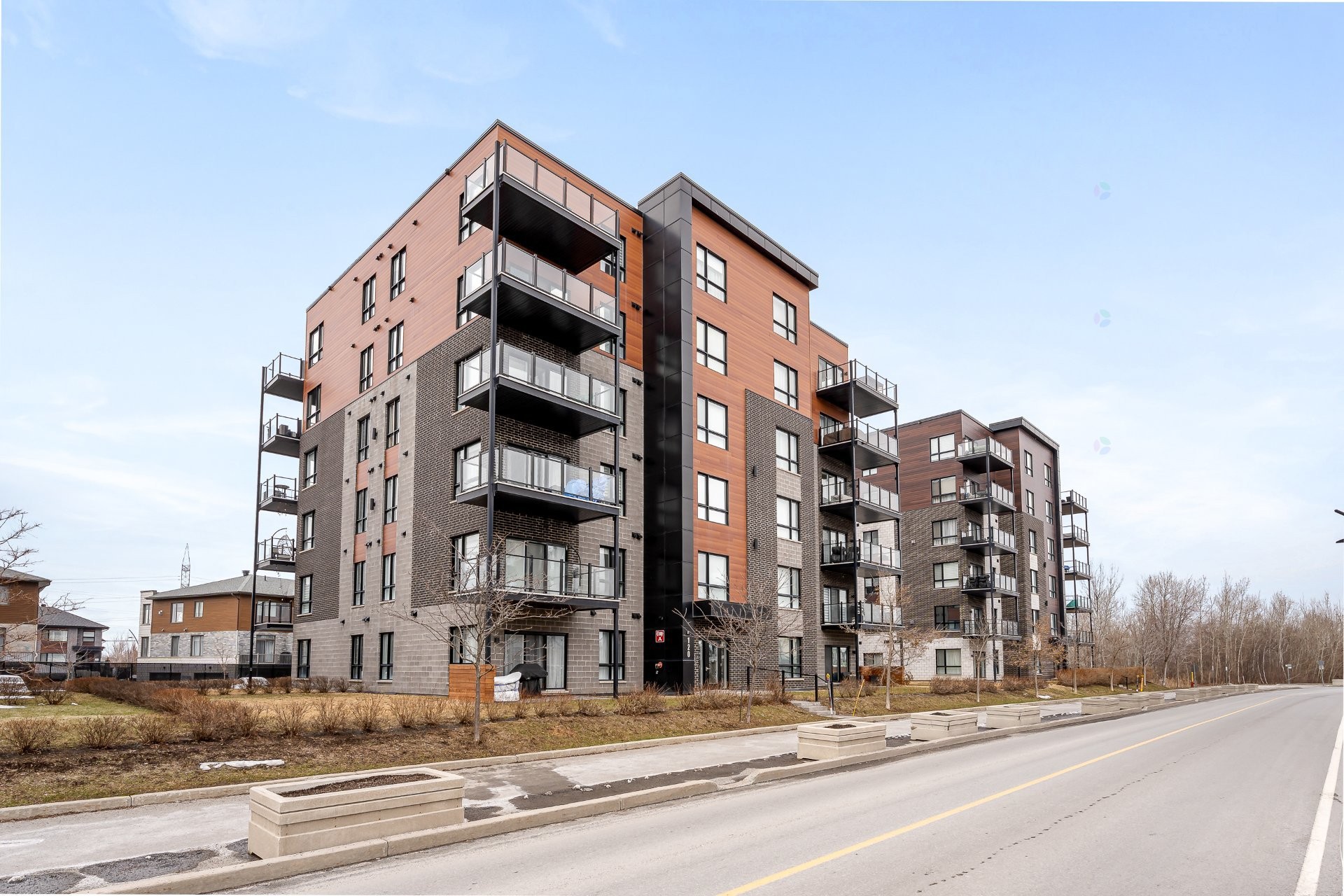 









120


Av. de la Belle-Dame

, 203,
La Prairie,




QC
J5R0T4

