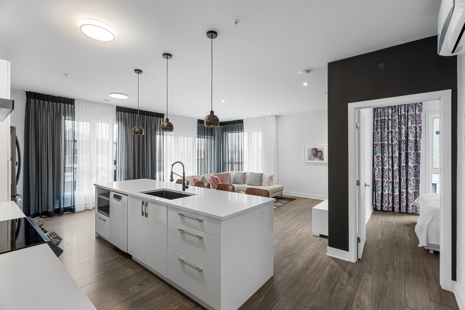 









120


Av. de la Belle-Dame

, 203,
La Prairie,




QC
J5R0T4

