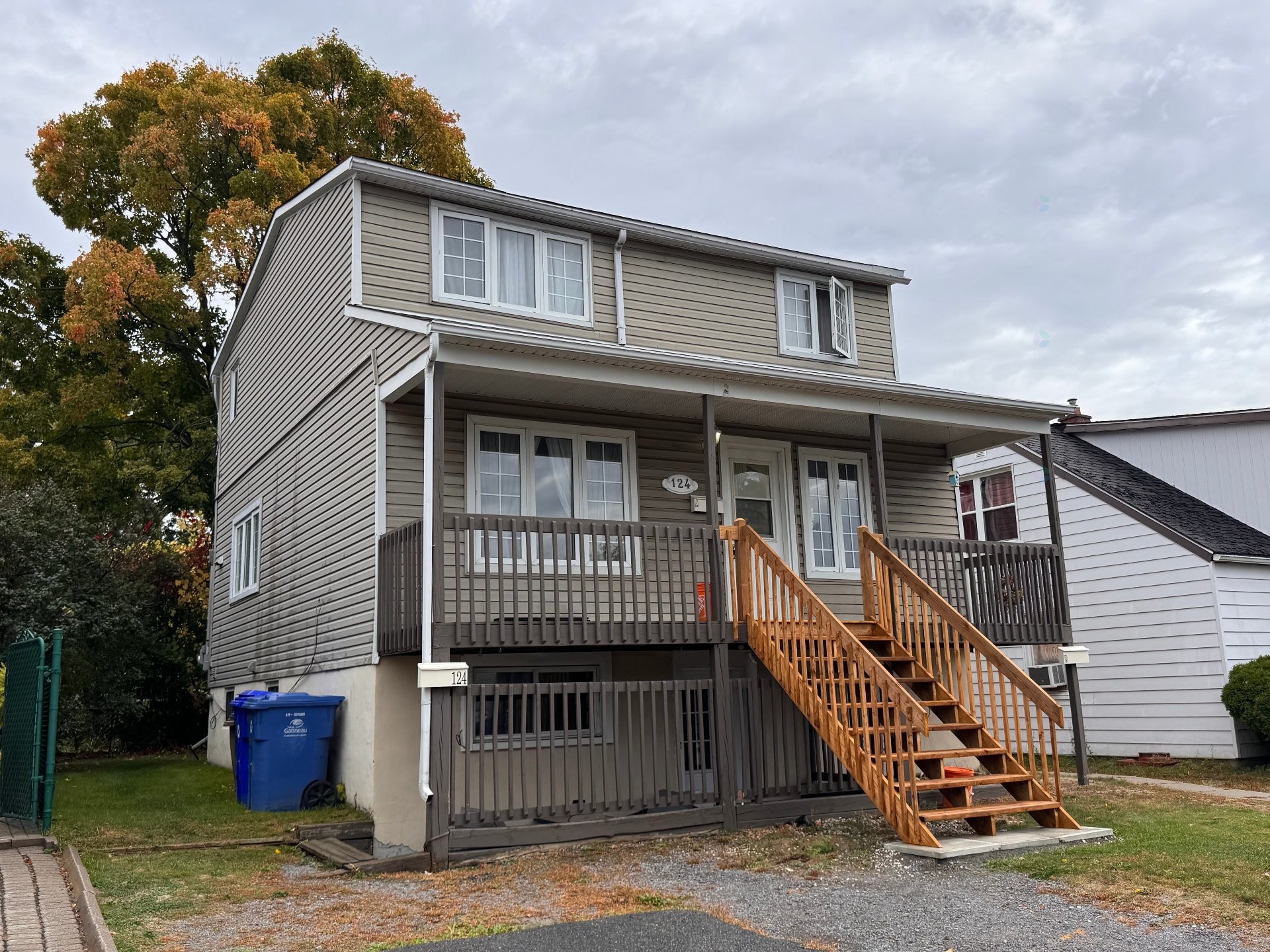 









124


Boul. Montclair

,
Gatineau (Hull),




QC
J8Y2G3

