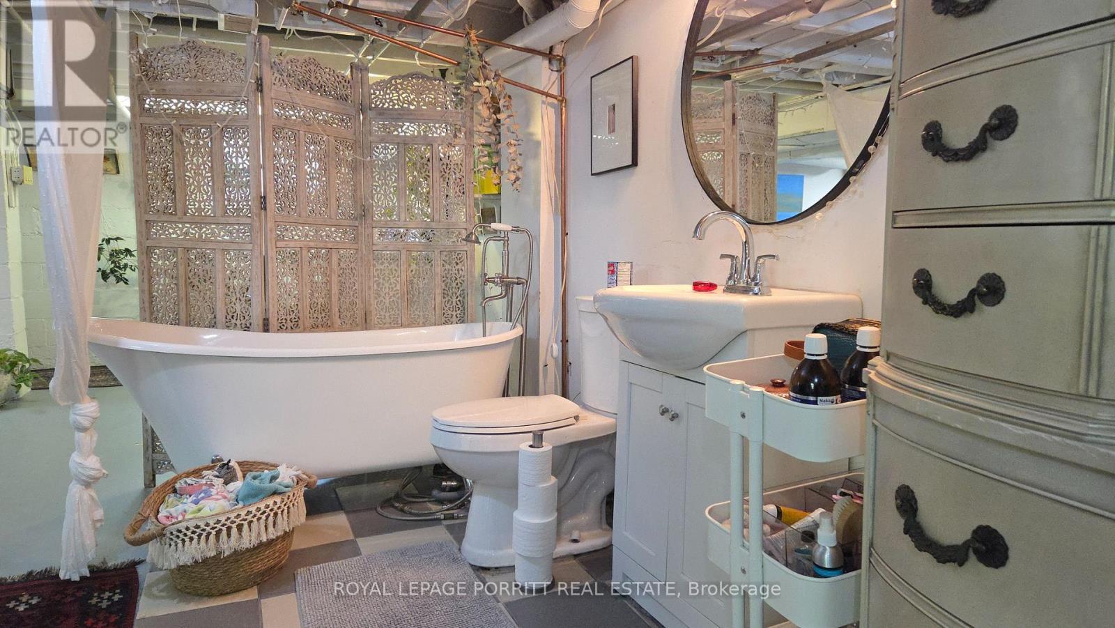 












51 THIRTY SIXTH STREET

,
Toronto,




Ontario
M8W3L1


