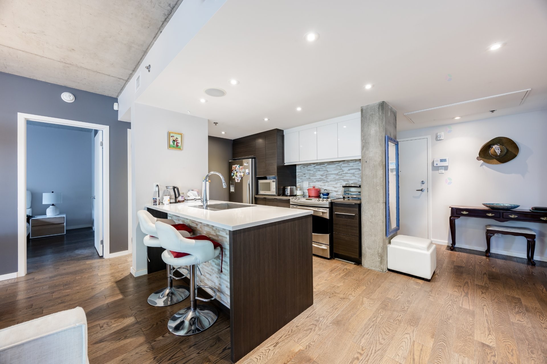 









9815


Boul. Leduc

, 105,
Brossard,




QC
J4Y0K8

