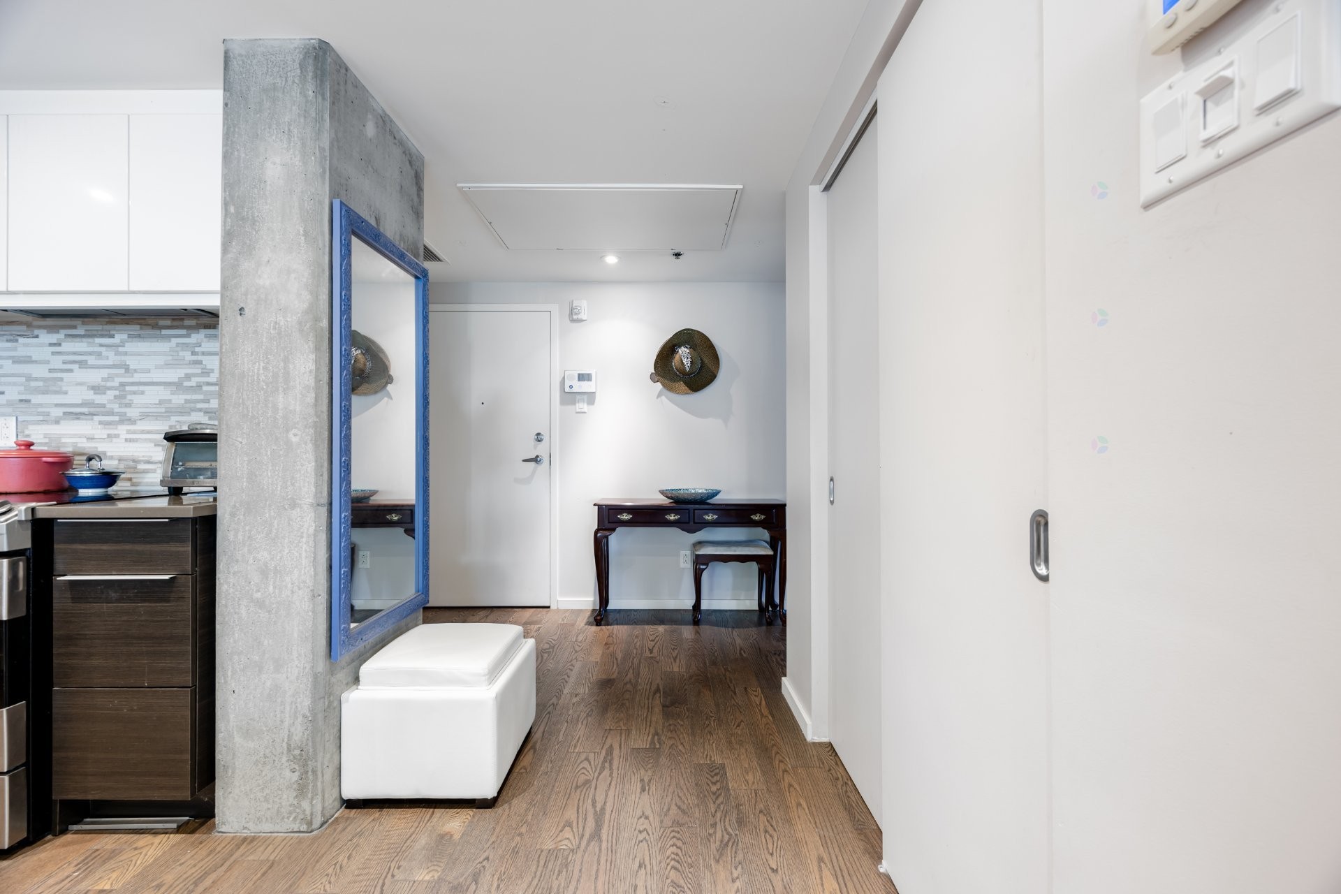 









9815


Boul. Leduc

, 105,
Brossard,




QC
J4Y0K8

