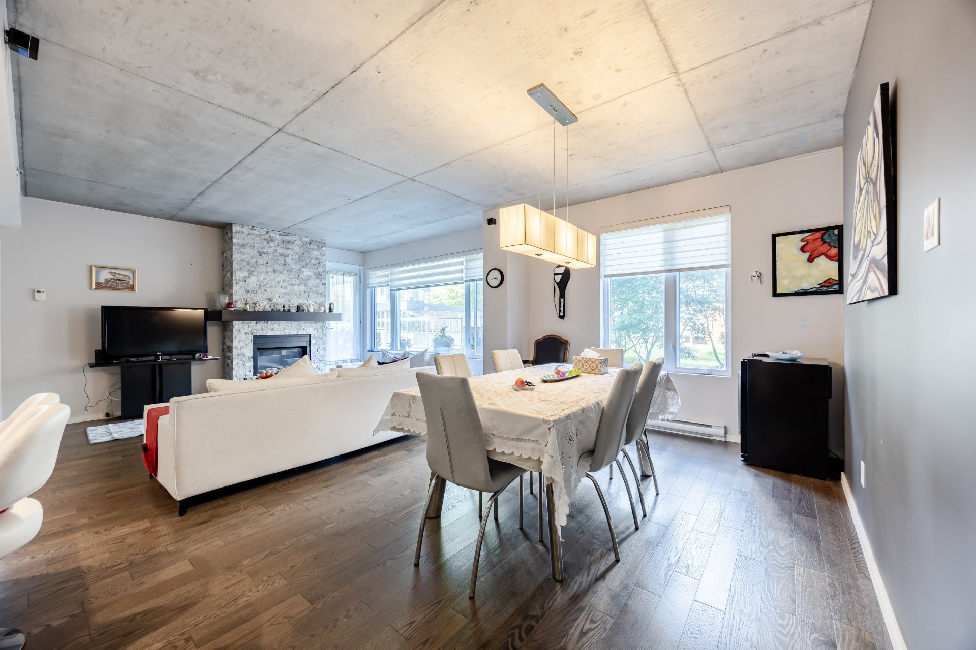 









9815


Boul. Leduc

, 105,
Brossard,




QC
J4Y0K8

