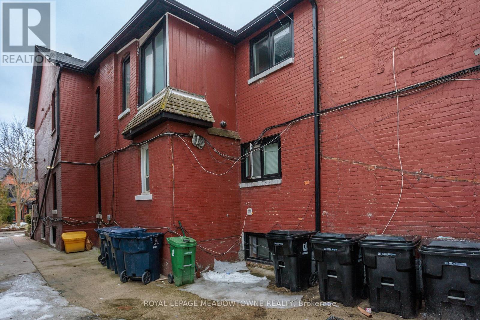 












70 MELBOURNE AVENUE

,
Toronto,




Ontario
M6K1K7

