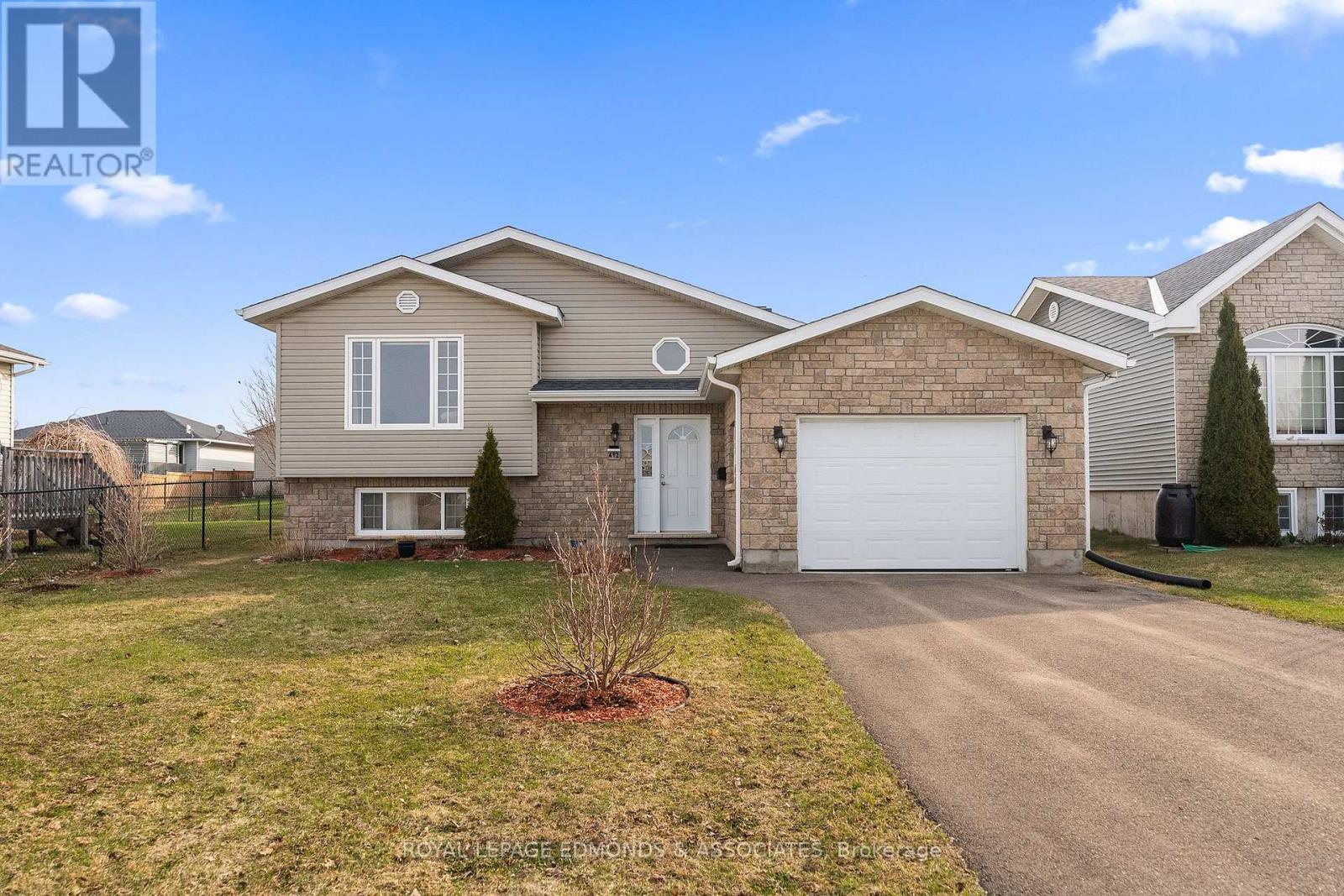 












492 SHEPPARD ROAD

,
Pembroke,




Ontario
K8A0A7

