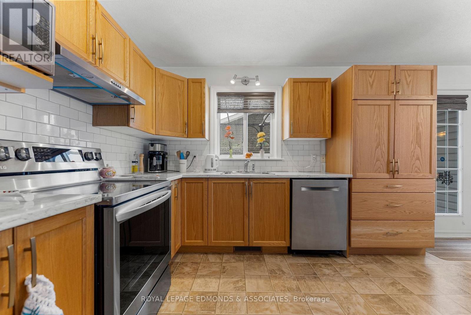 












492 SHEPPARD ROAD

,
Pembroke,




Ontario
K8A0A7

