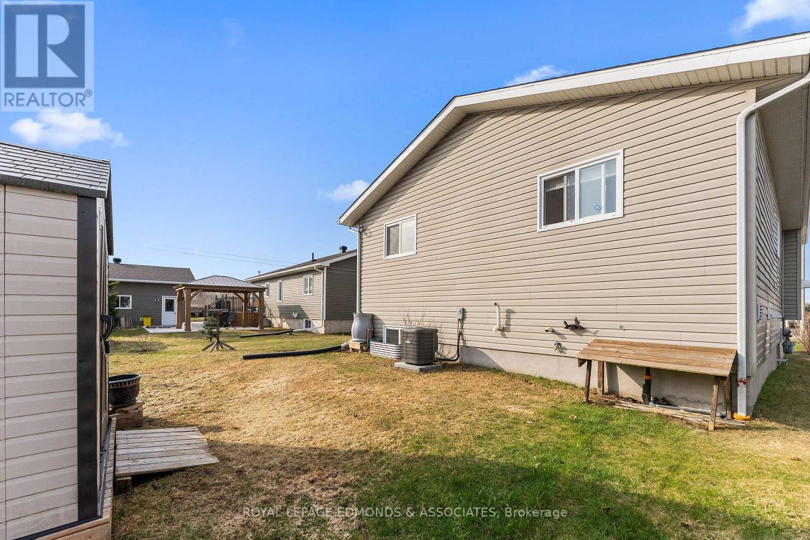 












492 SHEPPARD ROAD

,
Pembroke,




Ontario
K8A0A7

