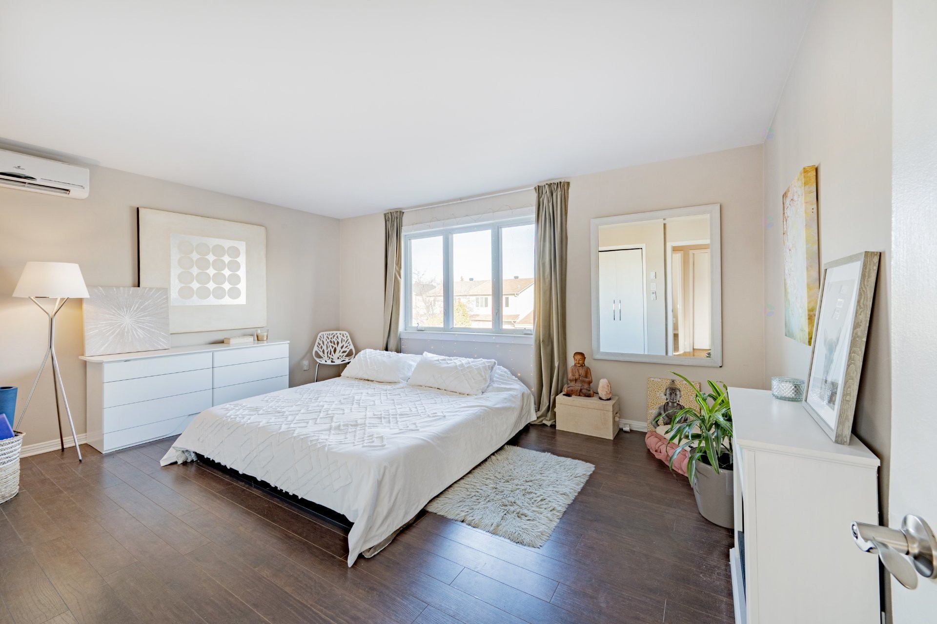 









755


Rue Schubert

,
Brossard,




QC
J4X1X6


