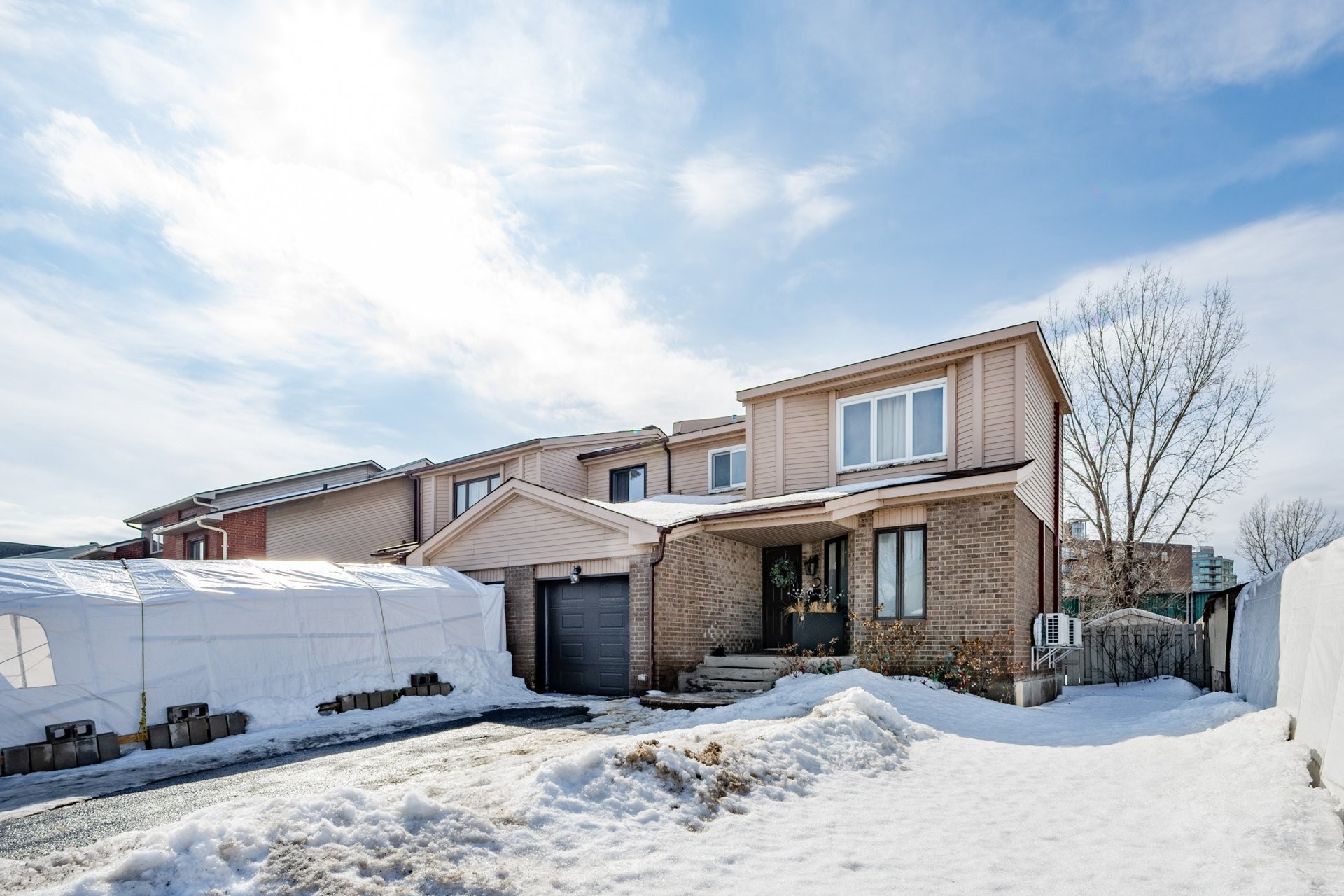 









755


Rue Schubert

,
Brossard,




QC
J4X1X6

