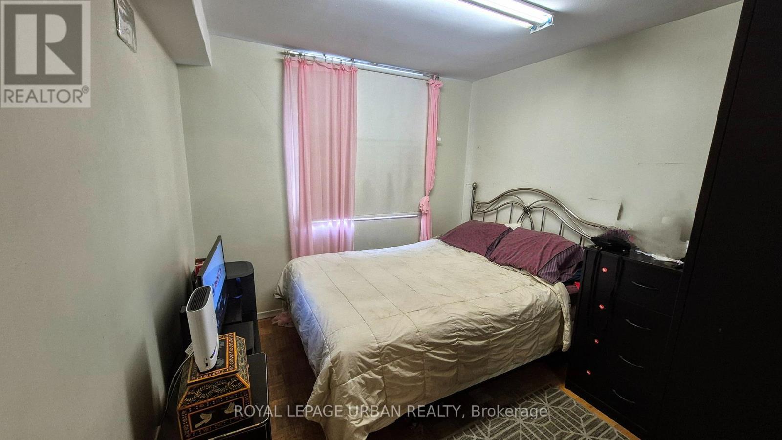 












806 - 1135 LOGAN AVENUE

,
Toronto,




Ontario
M4K3Y2

