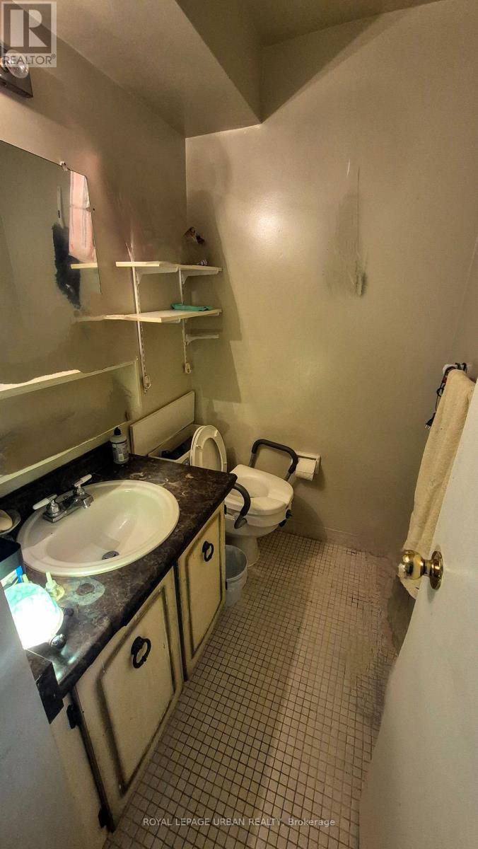 












806 - 1135 LOGAN AVENUE

,
Toronto,




Ontario
M4K3Y2

