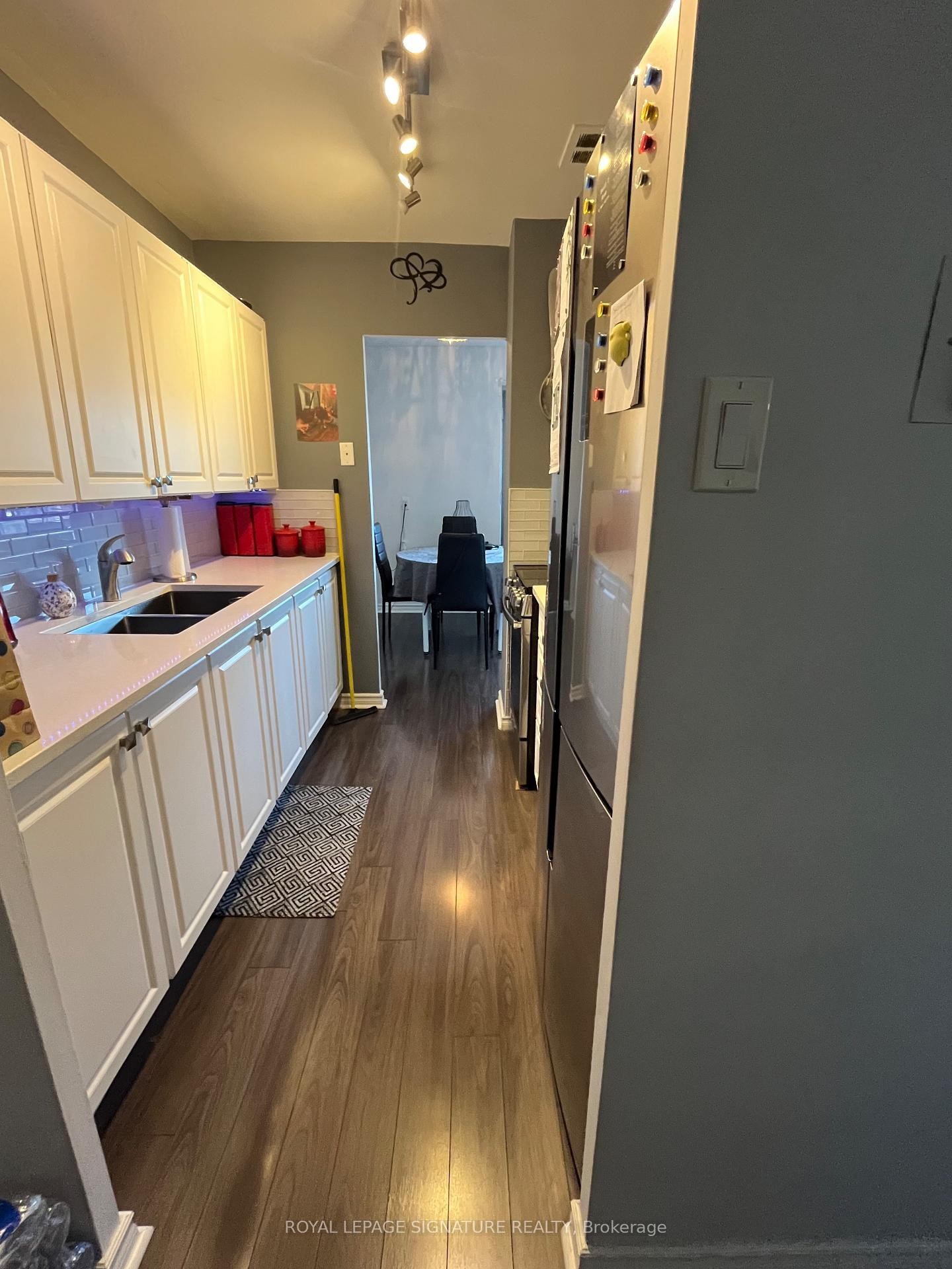 









2485


Woking

Crescent, 303,
Mississauga,




ON
L5K 1Z6

