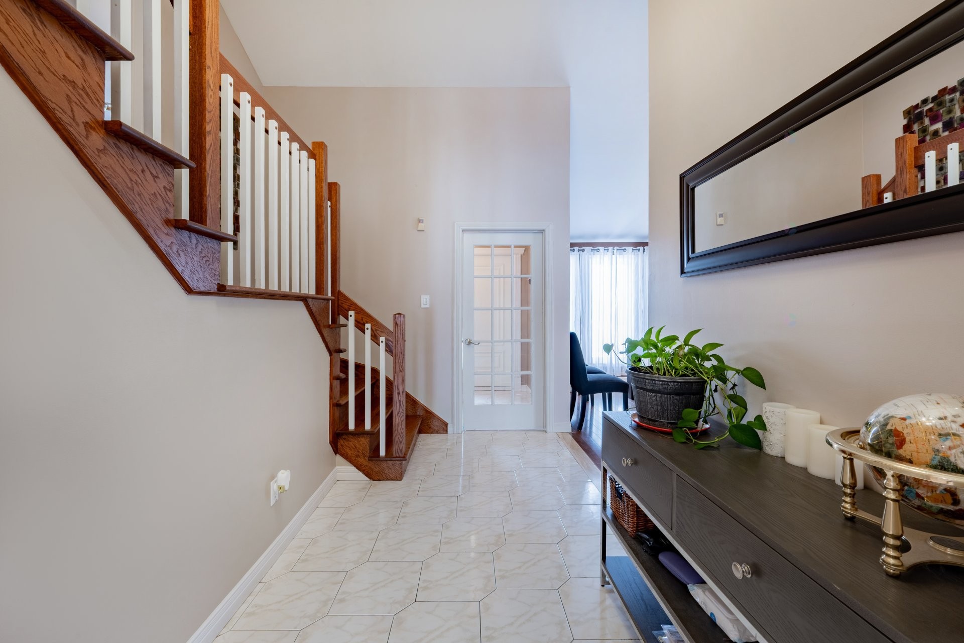 









218


Rue du Niagara

,
Kirkland,




QC
H9J3W7

