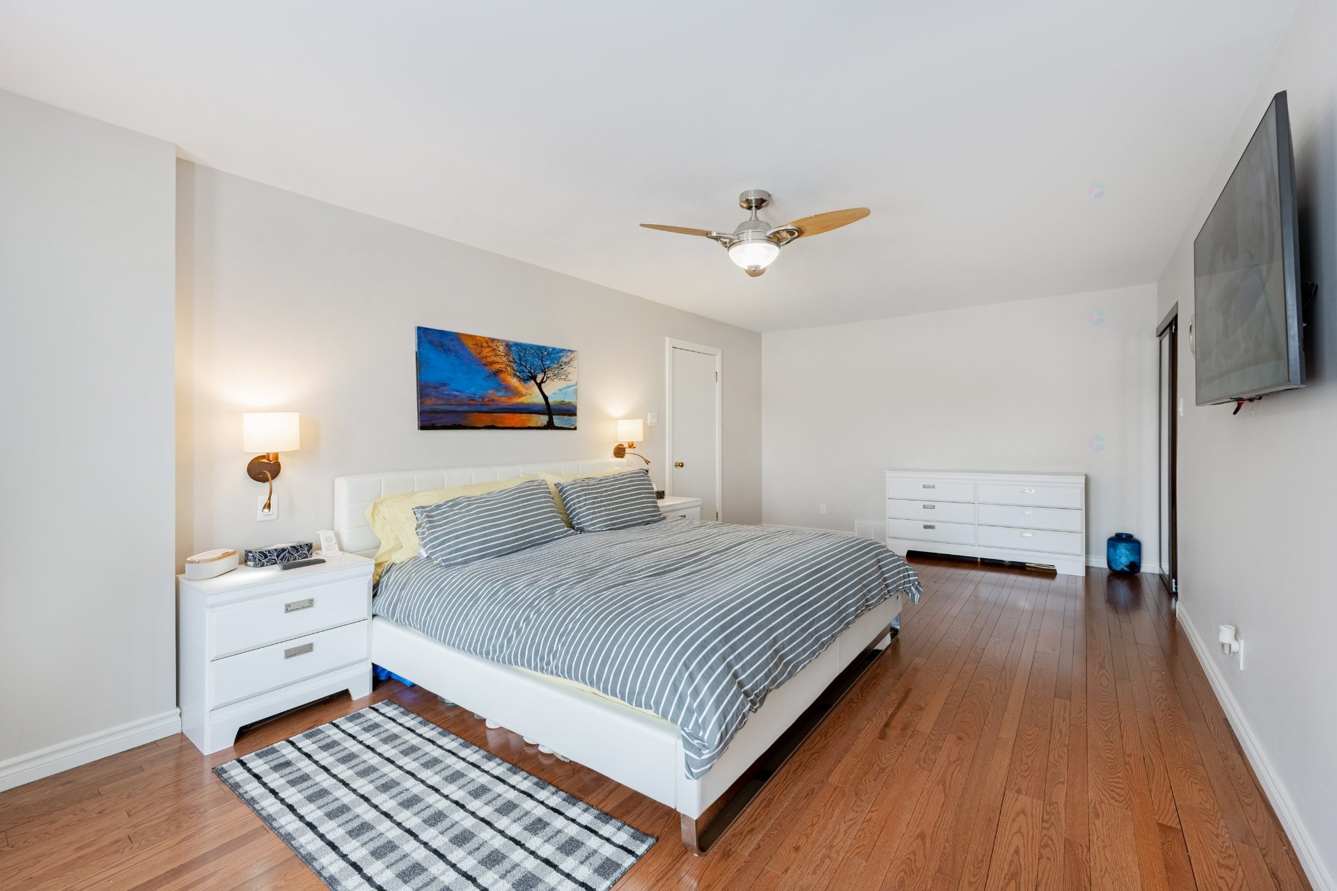 









218


Rue du Niagara

,
Kirkland,




QC
H9J3W7

