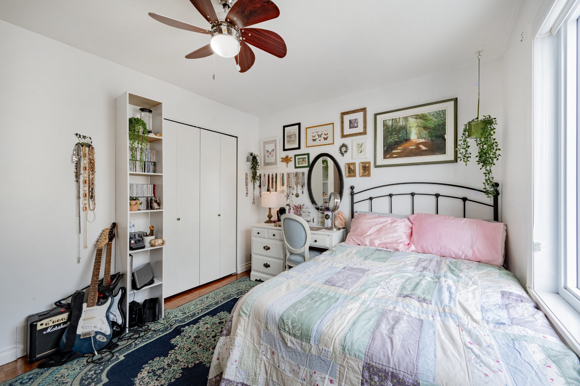 









218


Rue du Niagara

,
Kirkland,




QC
H9J3W7

